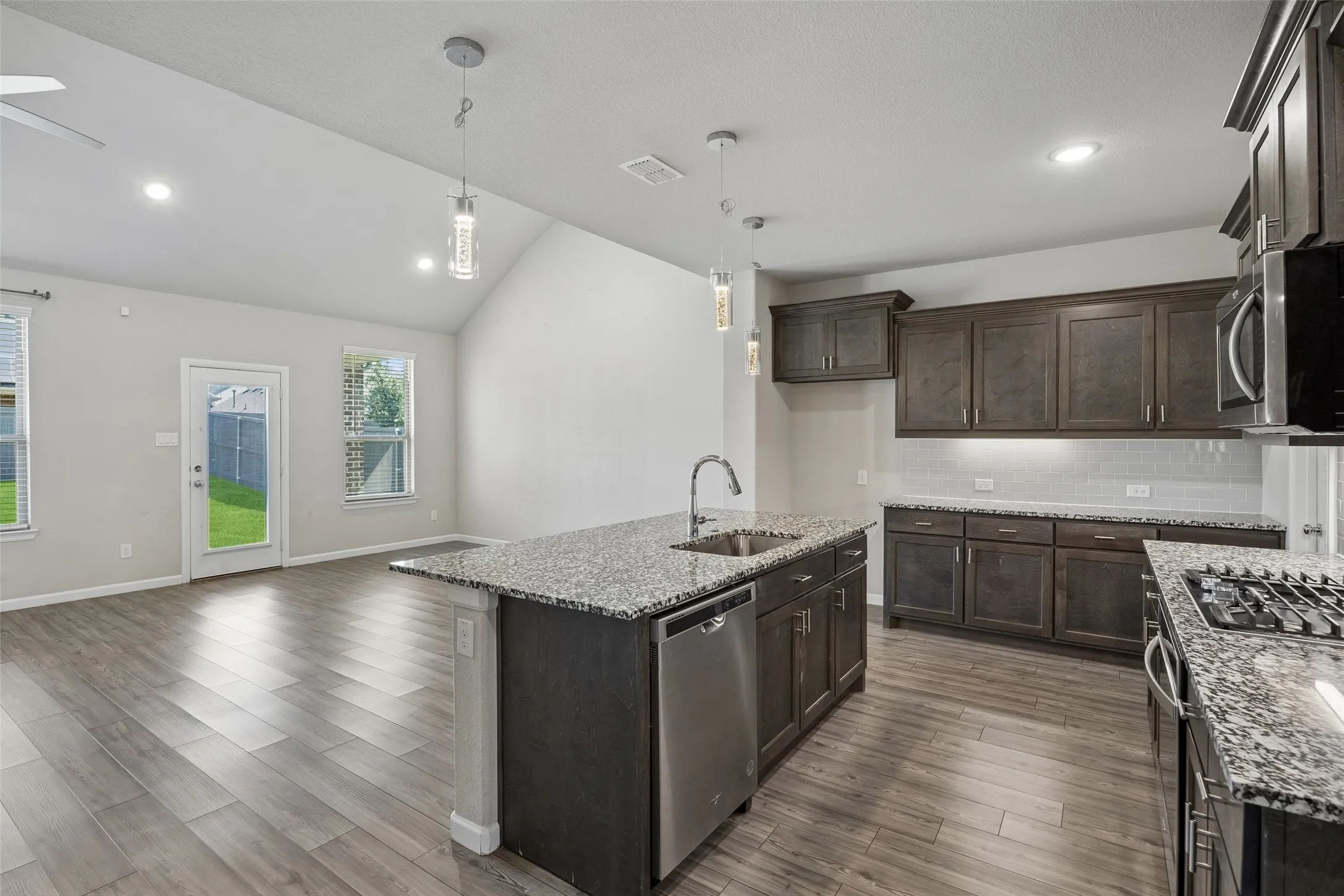Single Family Residence For Sale in Ellis County , 4306 Lombardy Drive, Venus, Texas 76084, 5 Bedroom, 3 Bathroom, 2 Garage spaces, 2,891 Sqft, built in 2021, mls#21269972, Real Estate Agent in Venus, Homes For Sale in Ellis county, Homes For Sale in Venus, Realtor in Venus Texas, Real Estate Brokerage Independent Realty Texas, Luminita Cordes Realtor