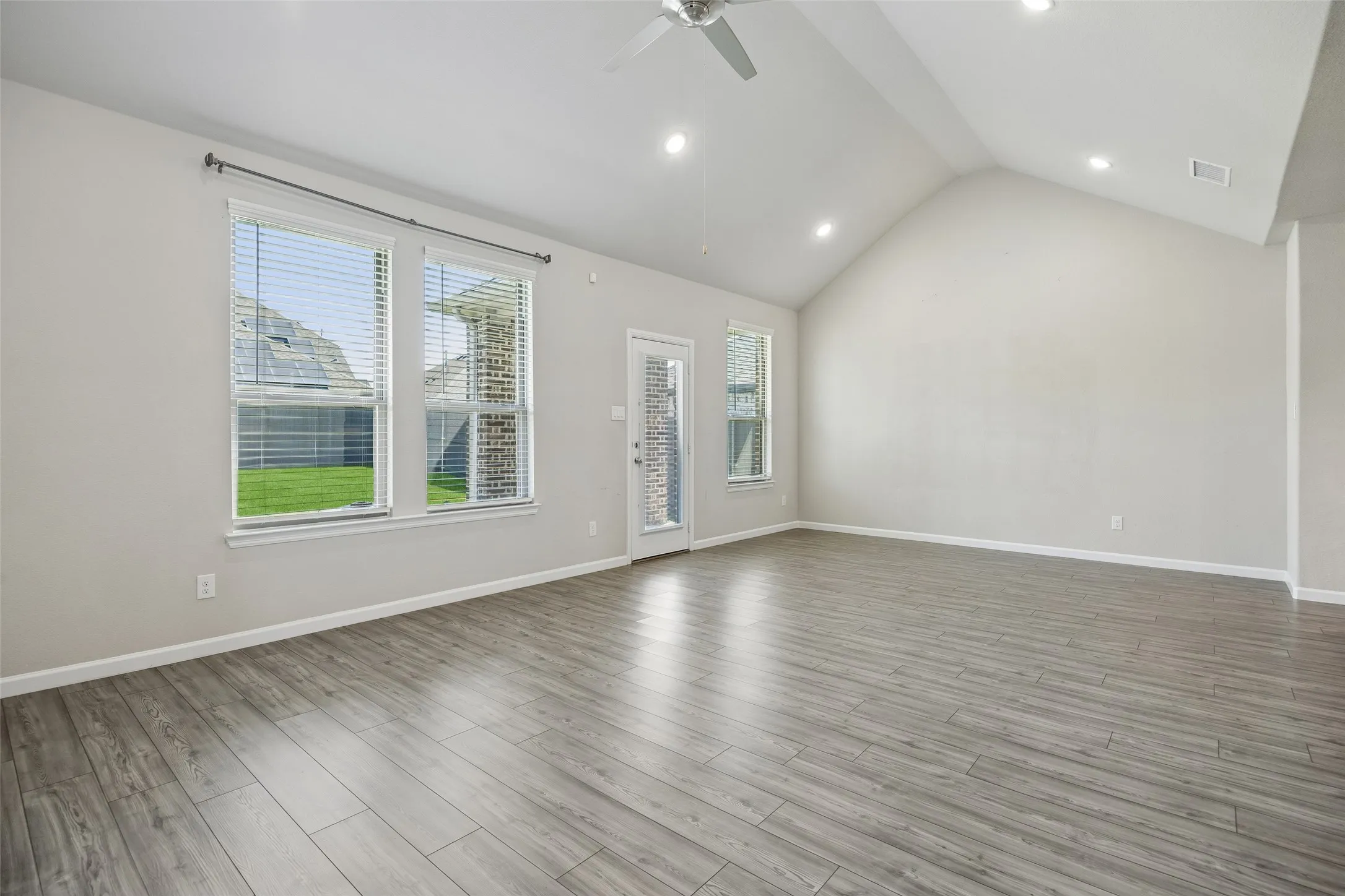 Single Family Residence For Sale in Ellis County , 4306 Lombardy Drive, Venus, Texas 76084, 5 Bedroom, 3 Bathroom, 2 Garage spaces, 2,891 Sqft, built in 2021, mls#21269972, Real Estate Agent in Venus, Homes For Sale in Ellis county, Homes For Sale in Venus, Realtor in Venus Texas, Real Estate Brokerage Independent Realty Texas, Luminita Cordes Realtor