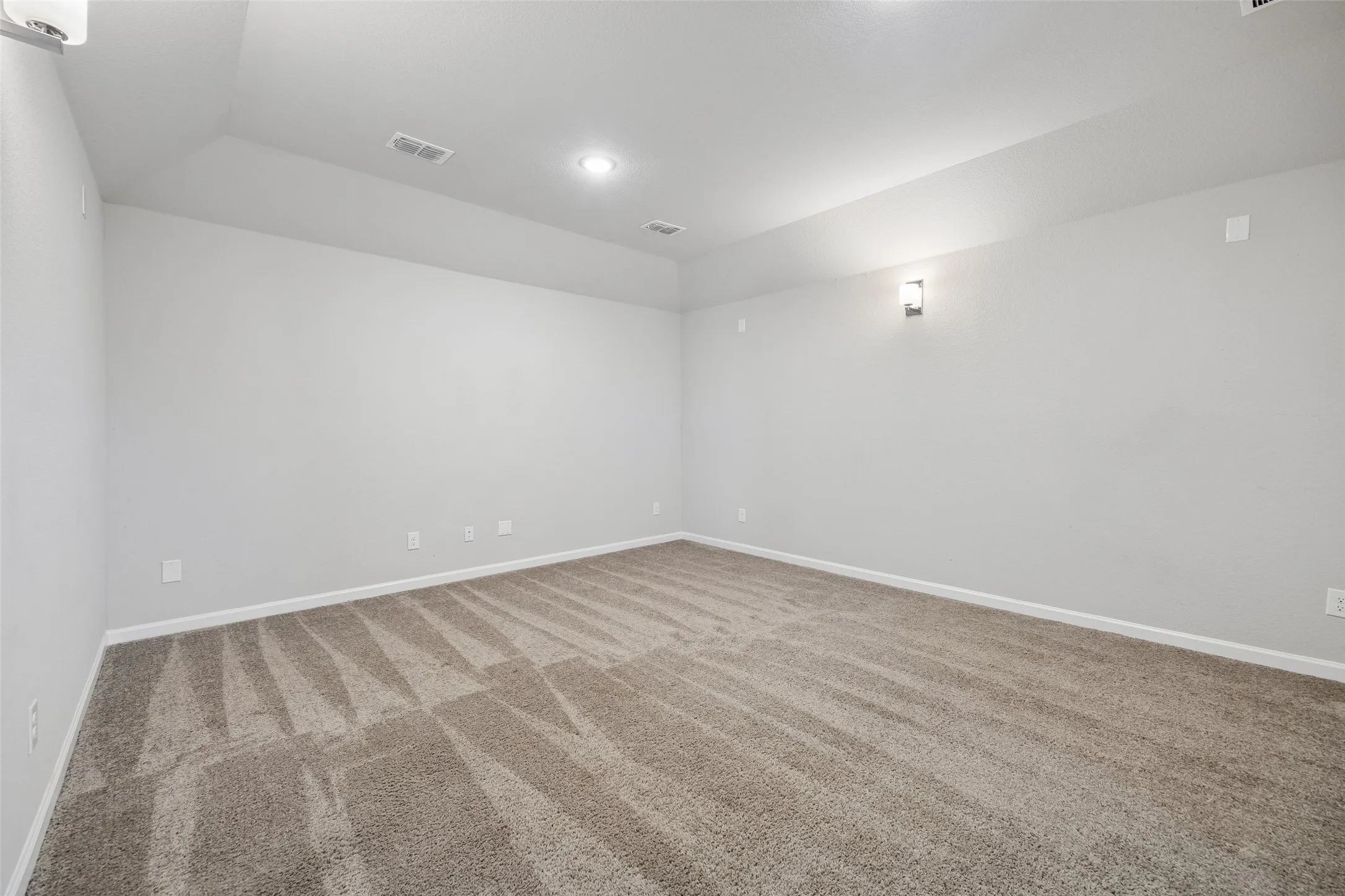 Single Family Residence For Sale in Ellis County , 4306 Lombardy Drive, Venus, Texas 76084, 5 Bedroom, 3 Bathroom, 2 Garage spaces, 2,891 Sqft, built in 2021, mls#21269972, Real Estate Agent in Venus, Homes For Sale in Ellis county, Homes For Sale in Venus, Realtor in Venus Texas, Real Estate Brokerage Independent Realty Texas, Luminita Cordes Realtor