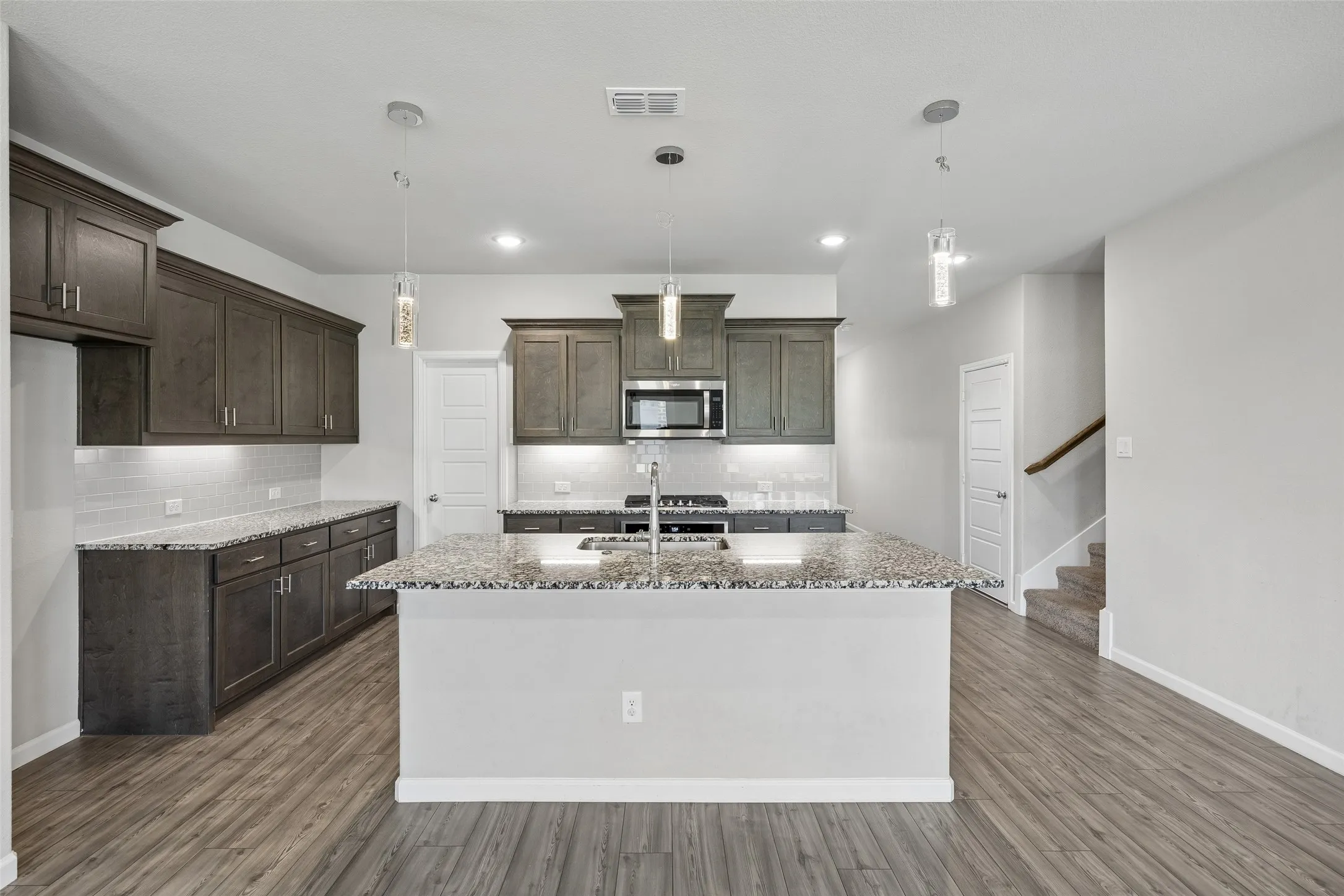Single Family Residence For Sale in Ellis County , 4306 Lombardy Drive, Venus, Texas 76084, 5 Bedroom, 3 Bathroom, 2 Garage spaces, 2,891 Sqft, built in 2021, mls#21269972, Real Estate Agent in Venus, Homes For Sale in Ellis county, Homes For Sale in Venus, Realtor in Venus Texas, Real Estate Brokerage Independent Realty Texas, Luminita Cordes Realtor