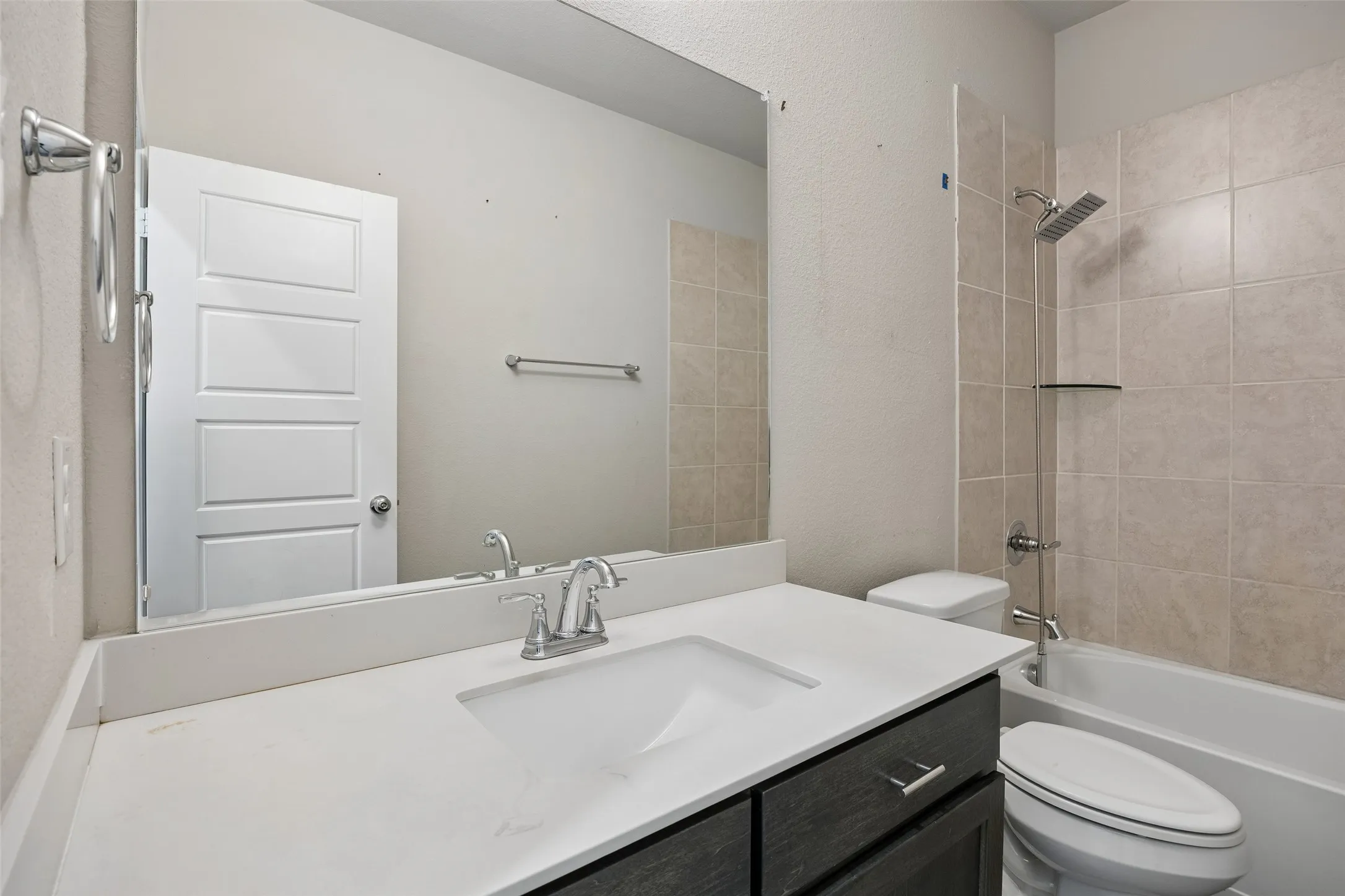 Single Family Residence For Sale in Ellis County , 4306 Lombardy Drive, Venus, Texas 76084, 5 Bedroom, 3 Bathroom, 2 Garage spaces, 2,891 Sqft, built in 2021, mls#21269972, Real Estate Agent in Venus, Homes For Sale in Ellis county, Homes For Sale in Venus, Realtor in Venus Texas, Real Estate Brokerage Independent Realty Texas, Luminita Cordes Realtor