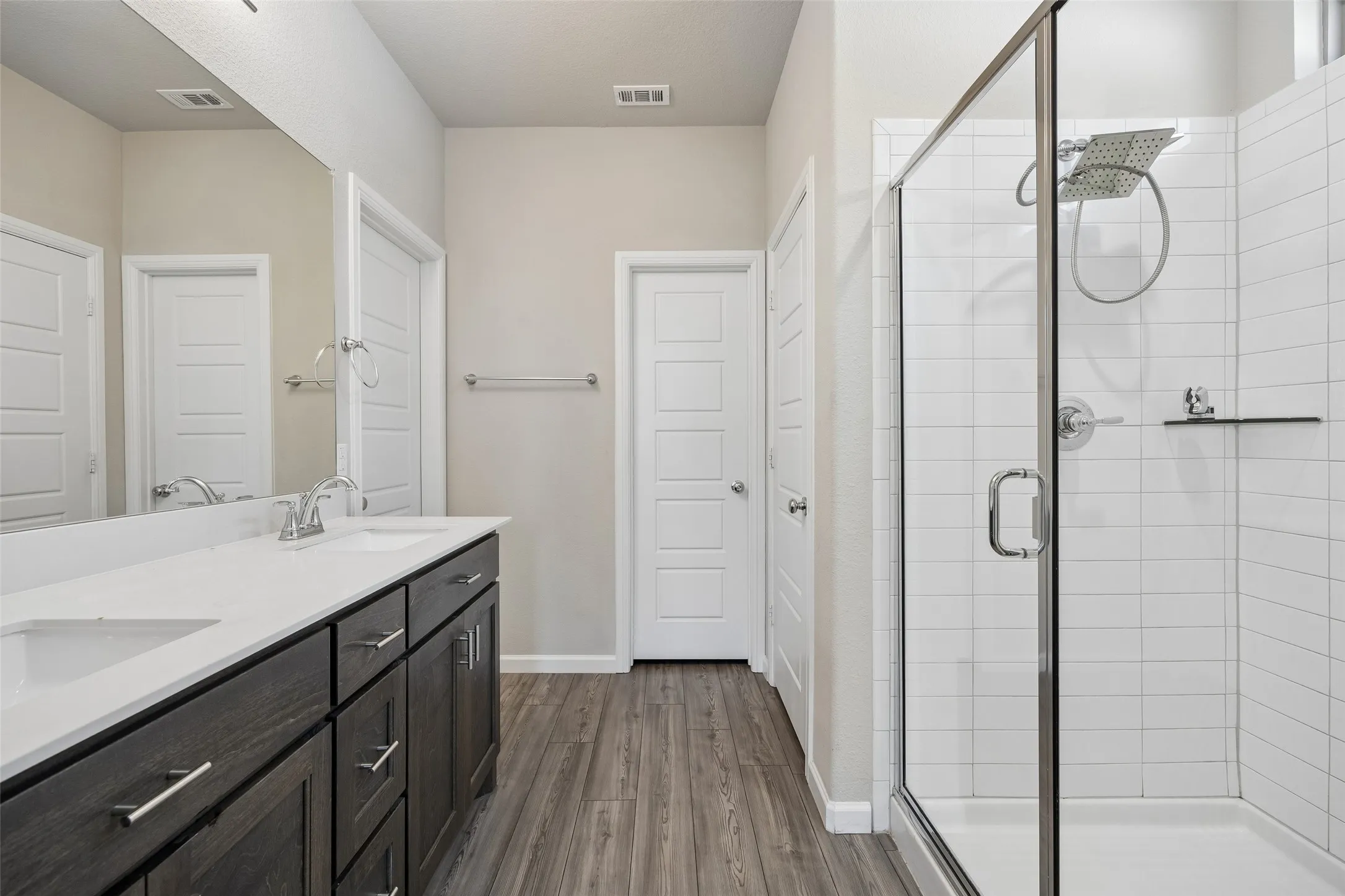 Single Family Residence For Sale in Ellis County , 4306 Lombardy Drive, Venus, Texas 76084, 5 Bedroom, 3 Bathroom, 2 Garage spaces, 2,891 Sqft, built in 2021, mls#21269972, Real Estate Agent in Venus, Homes For Sale in Ellis county, Homes For Sale in Venus, Realtor in Venus Texas, Real Estate Brokerage Independent Realty Texas, Luminita Cordes Realtor