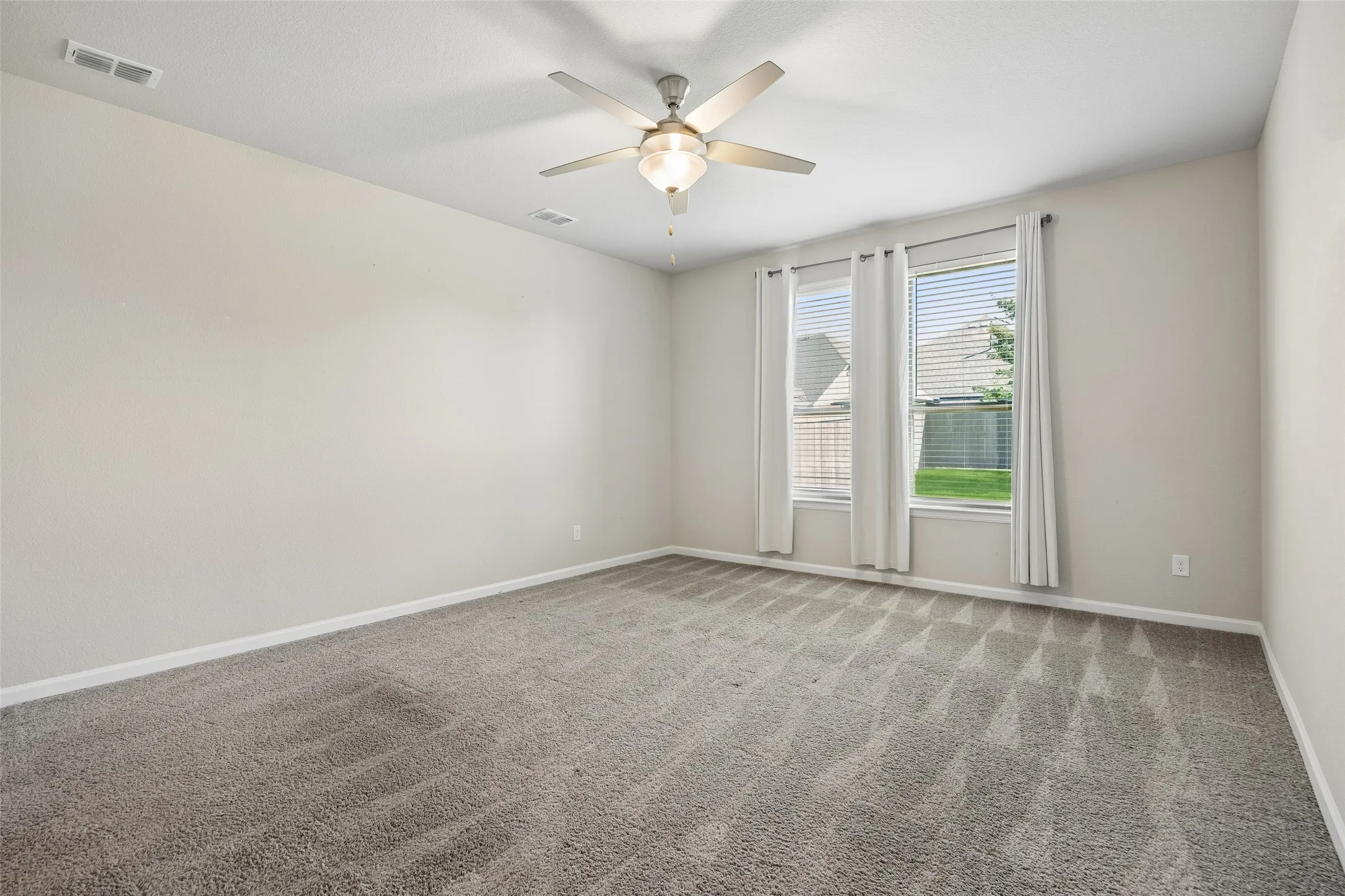 Single Family Residence For Sale in Ellis County , 4306 Lombardy Drive, Venus, Texas 76084, 5 Bedroom, 3 Bathroom, 2 Garage spaces, 2,891 Sqft, built in 2021, mls#21269972, Real Estate Agent in Venus, Homes For Sale in Ellis county, Homes For Sale in Venus, Realtor in Venus Texas, Real Estate Brokerage Independent Realty Texas, Luminita Cordes Realtor