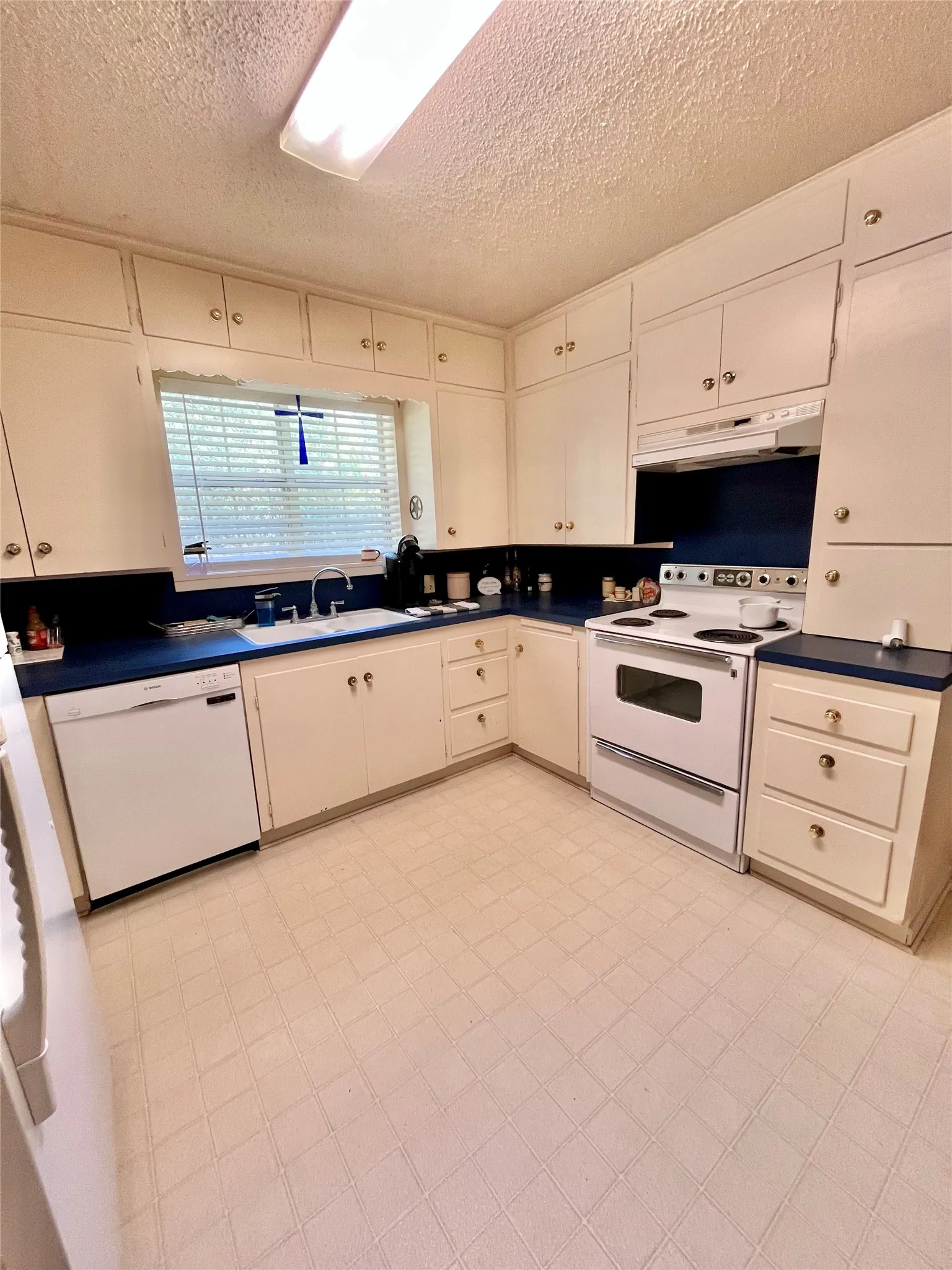 Single Family Residence For Sale in Hamilton County , 601 Navajo Trail, Hamilton, Texas 76531, 3 Bedroom, 2 Bathroom, Garage spaces, 1,636 Sqft, built in 1966, mls#21269849, Real Estate Agent in Hamilton, Homes For Sale in Hamilton county, Homes For Sale in Hamilton, Realtor in Hamilton Texas, Real Estate Brokerage Independent Realty Texas, Luminita Cordes Realtor