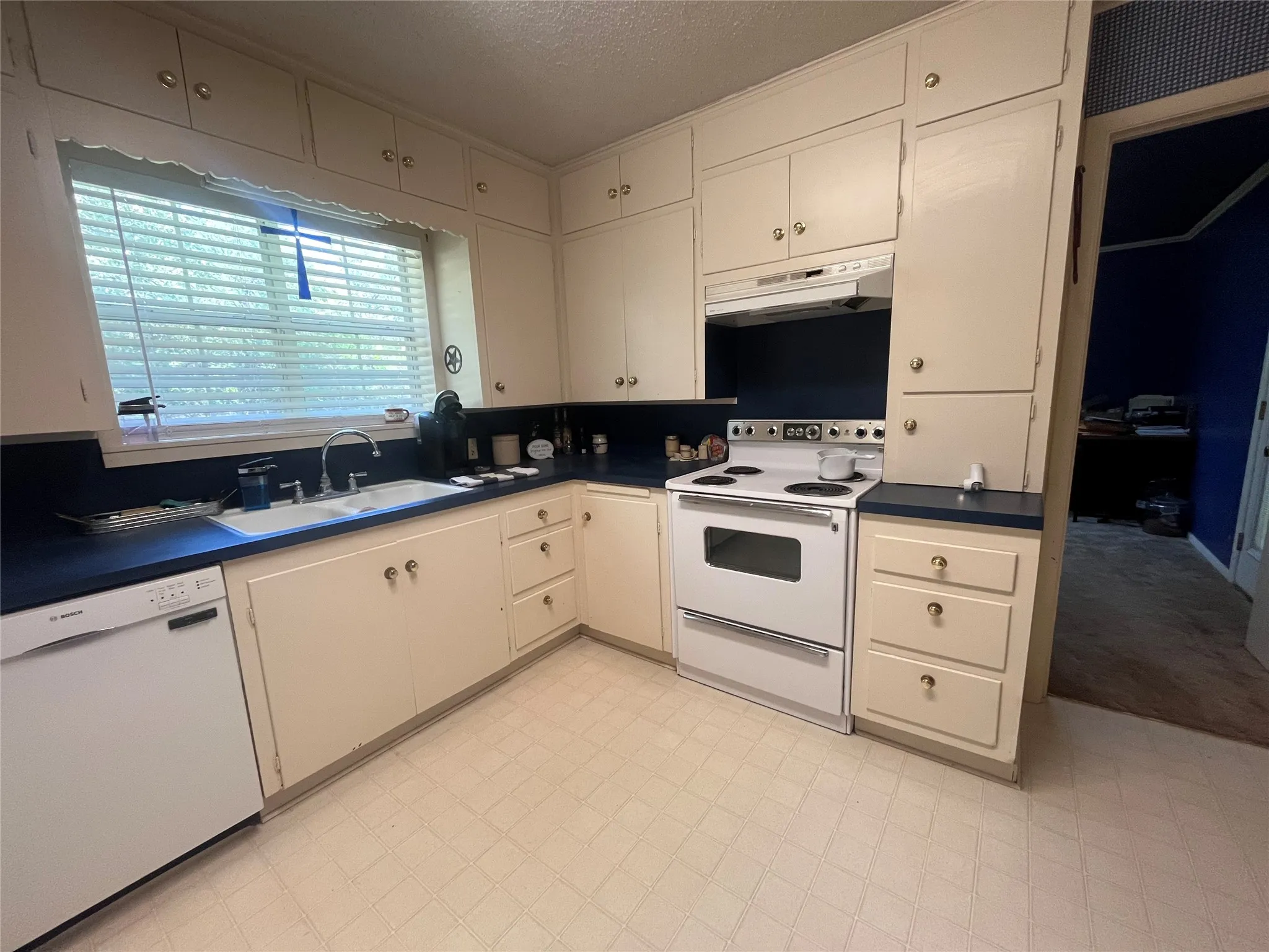 Single Family Residence For Sale in Hamilton County , 601 Navajo Trail, Hamilton, Texas 76531, 3 Bedroom, 2 Bathroom, Garage spaces, 1,636 Sqft, built in 1966, mls#21269849, Real Estate Agent in Hamilton, Homes For Sale in Hamilton county, Homes For Sale in Hamilton, Realtor in Hamilton Texas, Real Estate Brokerage Independent Realty Texas, Luminita Cordes Realtor