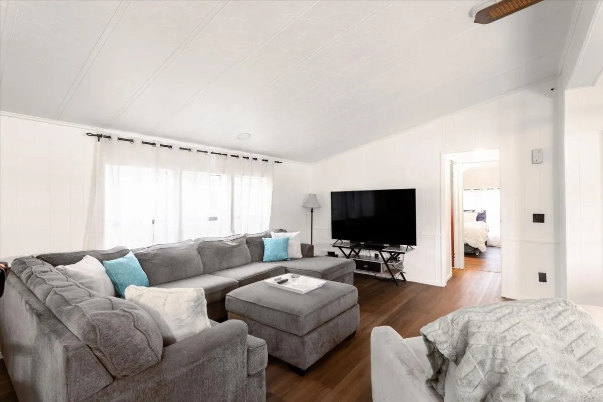 Single Family Residence For Sale in Palo Pinto County , 4551 FM 1148, Possum Kingdom Lake, Texas 76450, 3 Bedrooms, 2 Bathrooms, Garage spaces, 2,194 Sqft, built in 1986, Price $799,000, mls#21269990, Real Estate Agent in Possum Kingdom Lake, Homes For Sale in Palo Pinto county, Homes For Sale in Possum Kingdom Lake, Realtor in Possum Kingdom Lake Texas, Real Estate Brokerage Independent Realty Texas, Luminita Cordes Realtor