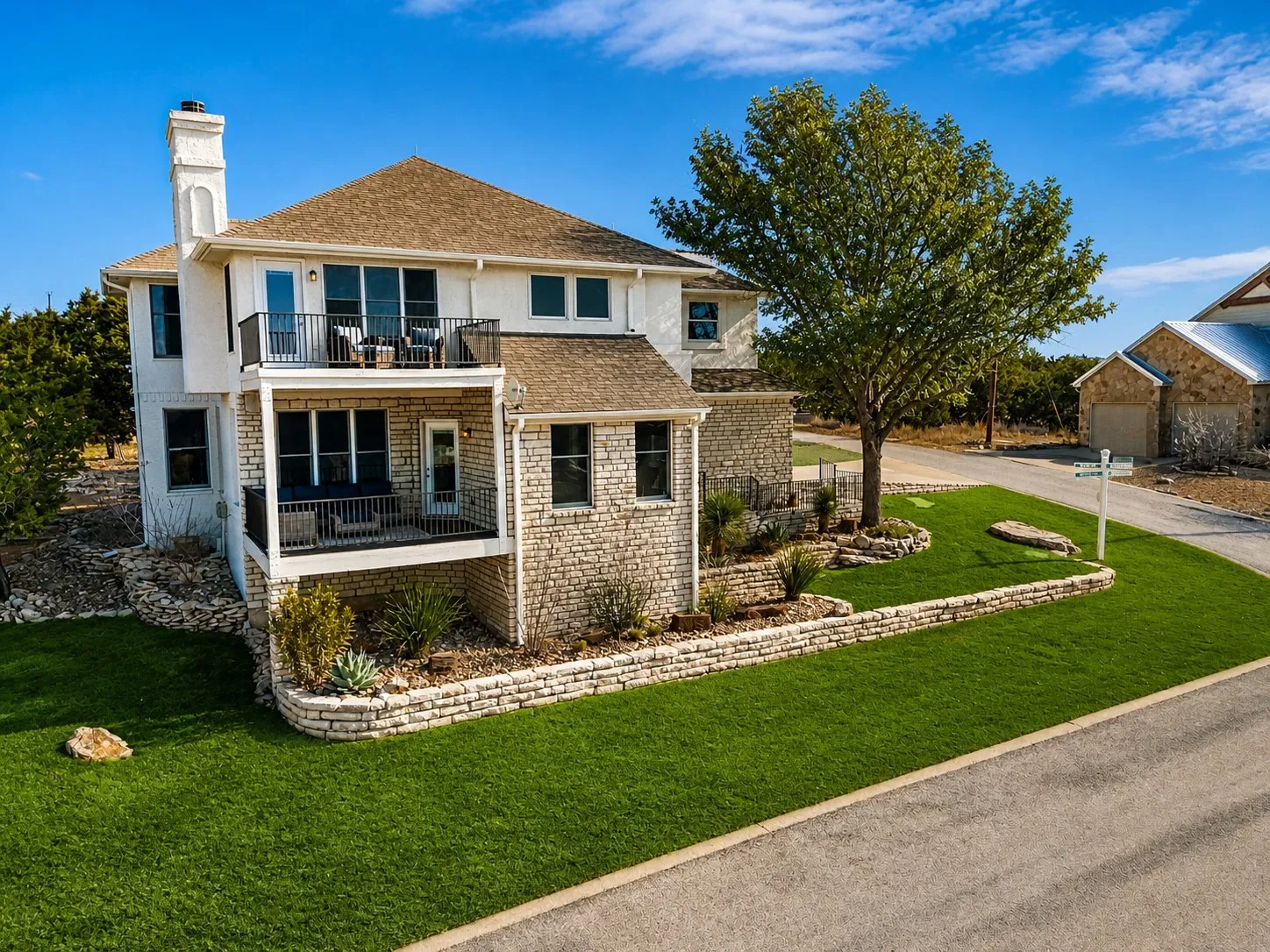 Single Family Residence For Sale in Palo Pinto County , 150 Bel Air Loop A, Graford, Texas 76449, 3 Bedroom, 3 Bathroom, 2 Garage spaces, 2,315 Sqft, built in 1997, mls#21269123, Real Estate Agent in Graford, Homes For Sale in Palo Pinto county, Homes For Sale in Graford, Realtor in Graford Texas, Real Estate Brokerage Independent Realty Texas, Luminita Cordes Realtor