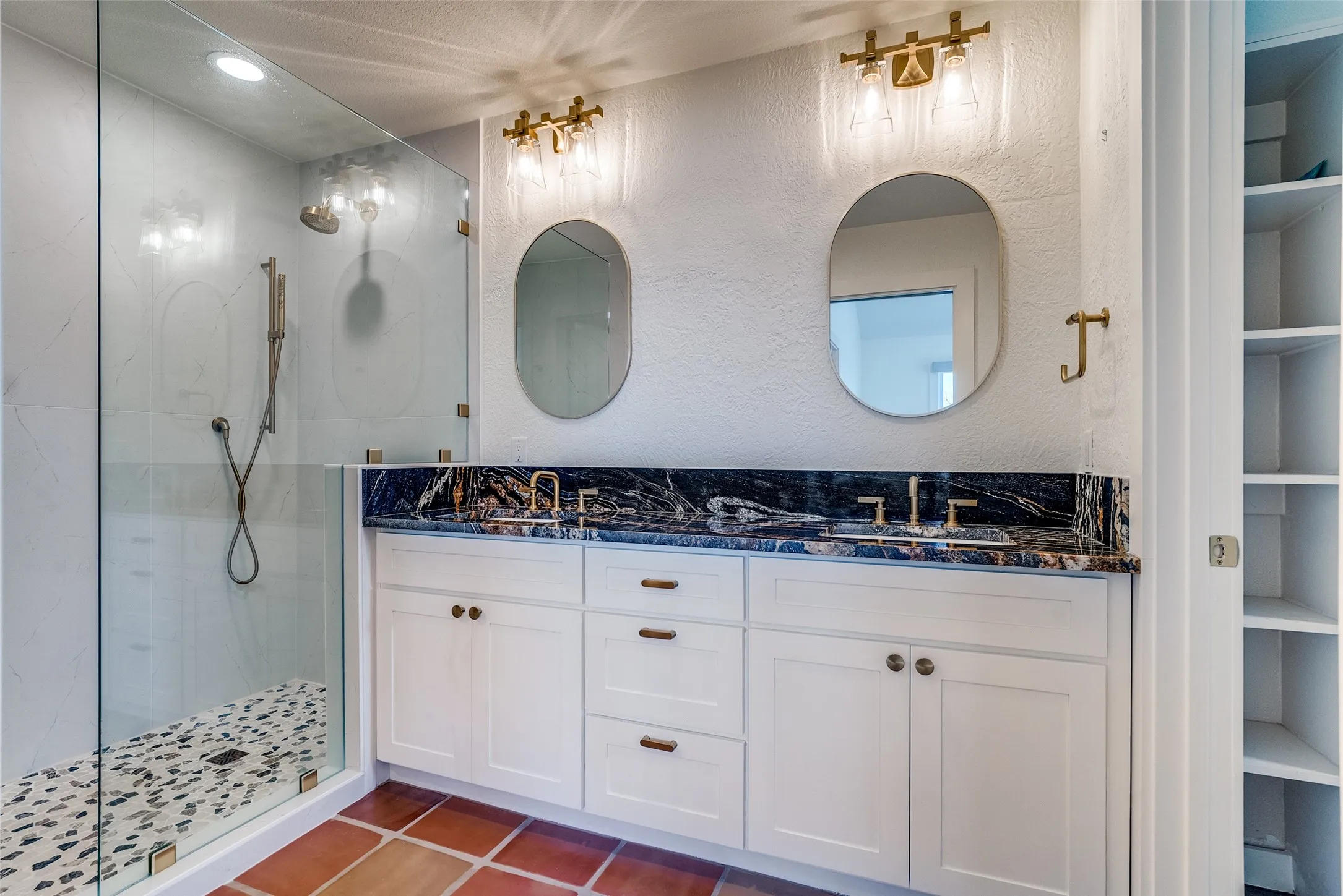 Single Family Residence For Sale in Palo Pinto County , 150 Bel Air Loop A, Graford, Texas 76449, 3 Bedroom, 3 Bathroom, 2 Garage spaces, 2,315 Sqft, built in 1997, mls#21269123, Real Estate Agent in Graford, Homes For Sale in Palo Pinto county, Homes For Sale in Graford, Realtor in Graford Texas, Real Estate Brokerage Independent Realty Texas, Luminita Cordes Realtor