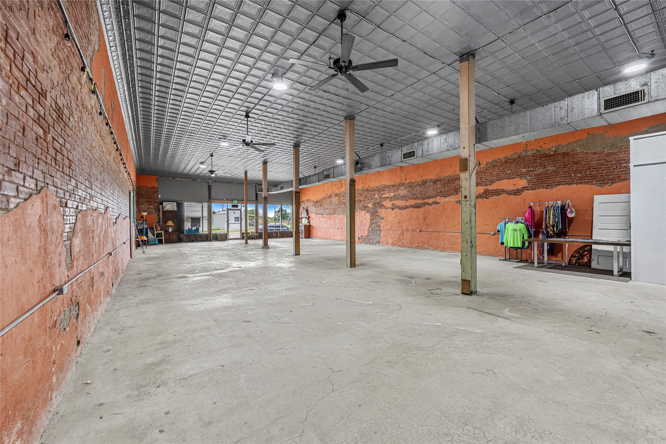 Business For Sale in Falls County , 116 Gassaway, Lott, Texas 76656, 0, 0, Garage spaces, 0 Sqft, built in 0, Price $169,500, mls#21269951, Real Estate Agent in Lott, Homes For Sale in Falls county, Homes For Sale in Lott, Realtor in Lott Texas, Real Estate Brokerage Independent Realty Texas, Luminita Cordes Realtor