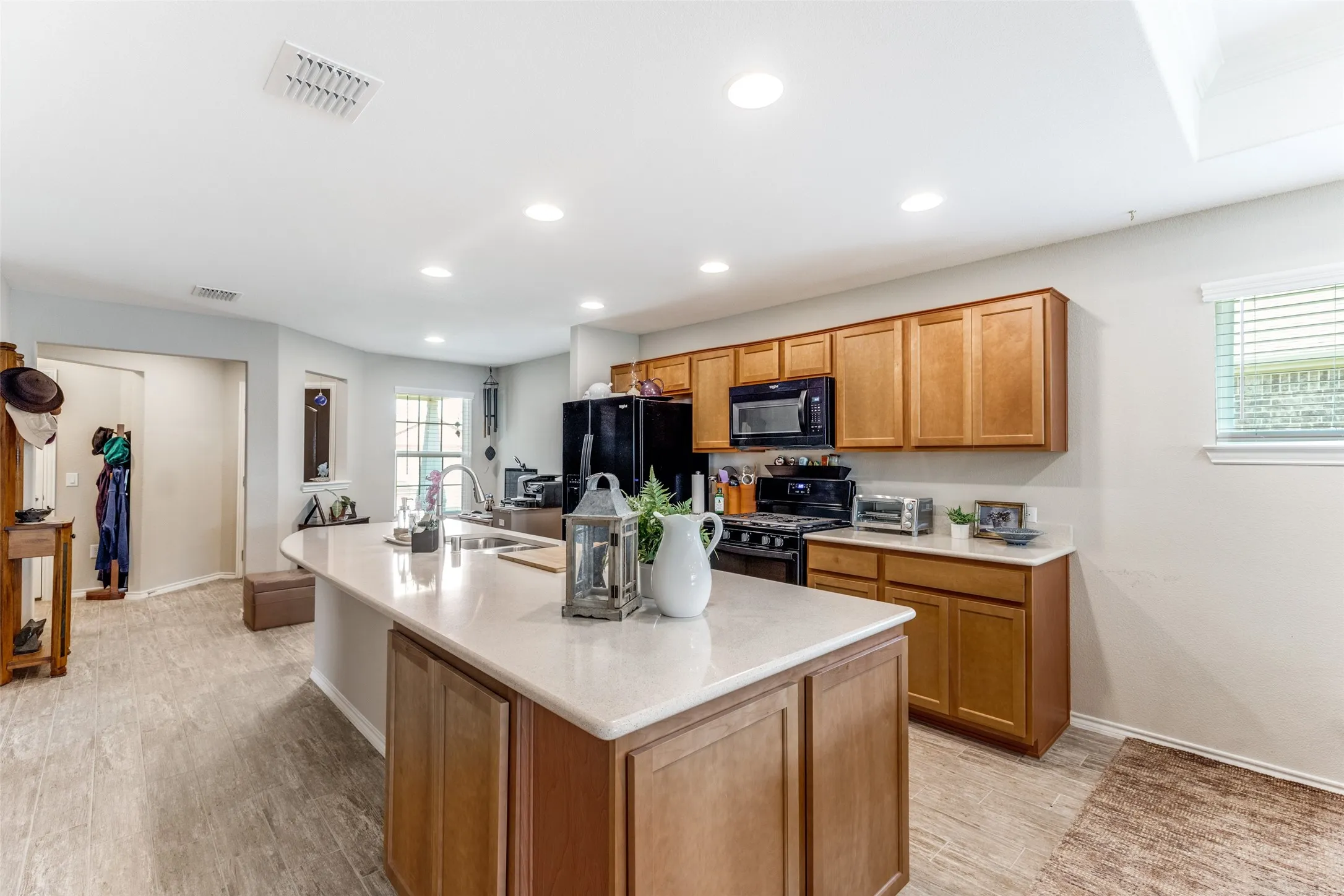 Single Family Residence For Sale in Collin County , 9209 Tranquil Trail, Mc Kinney, Texas 75071, 2 Bedroom, 2 Bathroom, 2 Garage spaces, 1,550 Sqft, built in 2019, mls#21270018, Real Estate Agent in Mc Kinney, Homes For Sale in Collin county, Homes For Sale in Mc Kinney, Realtor in Mc Kinney Texas, Real Estate Brokerage Independent Realty Texas, Luminita Cordes Realtor