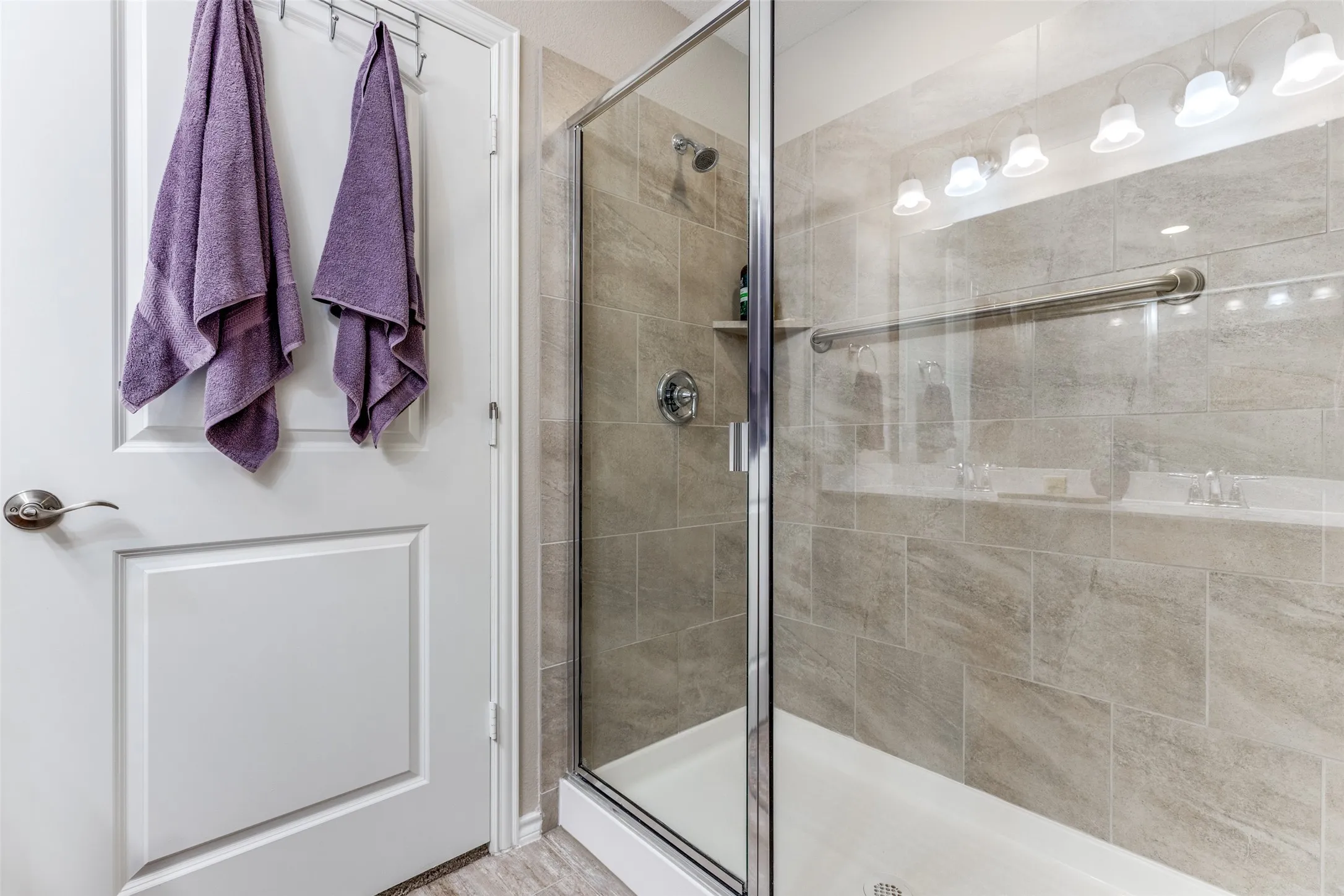 Single Family Residence For Sale in Collin County , 9209 Tranquil Trail, Mc Kinney, Texas 75071, 2 Bedroom, 2 Bathroom, 2 Garage spaces, 1,550 Sqft, built in 2019, mls#21270018, Real Estate Agent in Mc Kinney, Homes For Sale in Collin county, Homes For Sale in Mc Kinney, Realtor in Mc Kinney Texas, Real Estate Brokerage Independent Realty Texas, Luminita Cordes Realtor