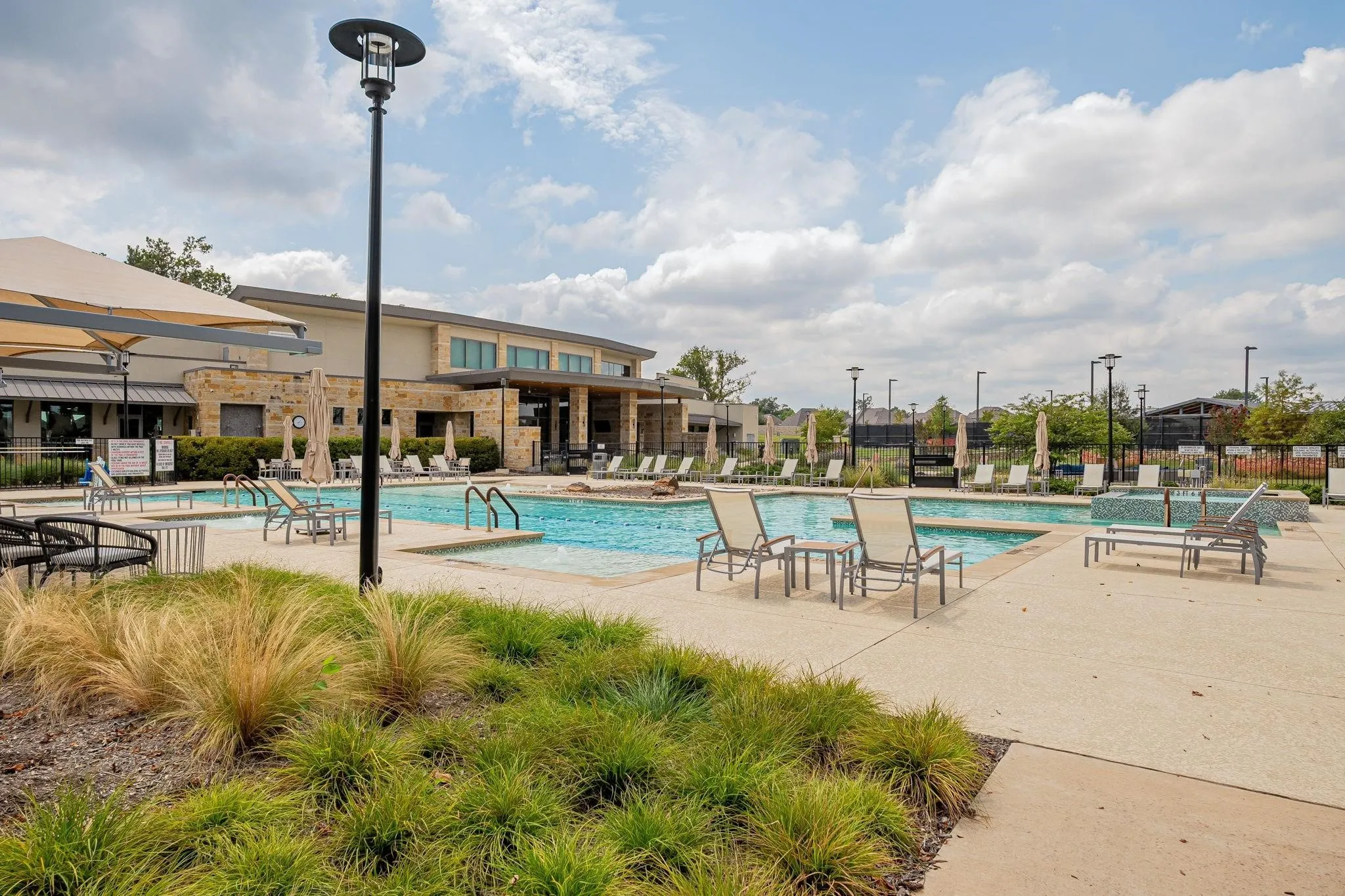 Single Family Residence For Sale in Collin County , 9209 Tranquil Trail, Mc Kinney, Texas 75071, 2 Bedroom, 2 Bathroom, 2 Garage spaces, 1,550 Sqft, built in 2019, mls#21270018, Real Estate Agent in Mc Kinney, Homes For Sale in Collin county, Homes For Sale in Mc Kinney, Realtor in Mc Kinney Texas, Real Estate Brokerage Independent Realty Texas, Luminita Cordes Realtor