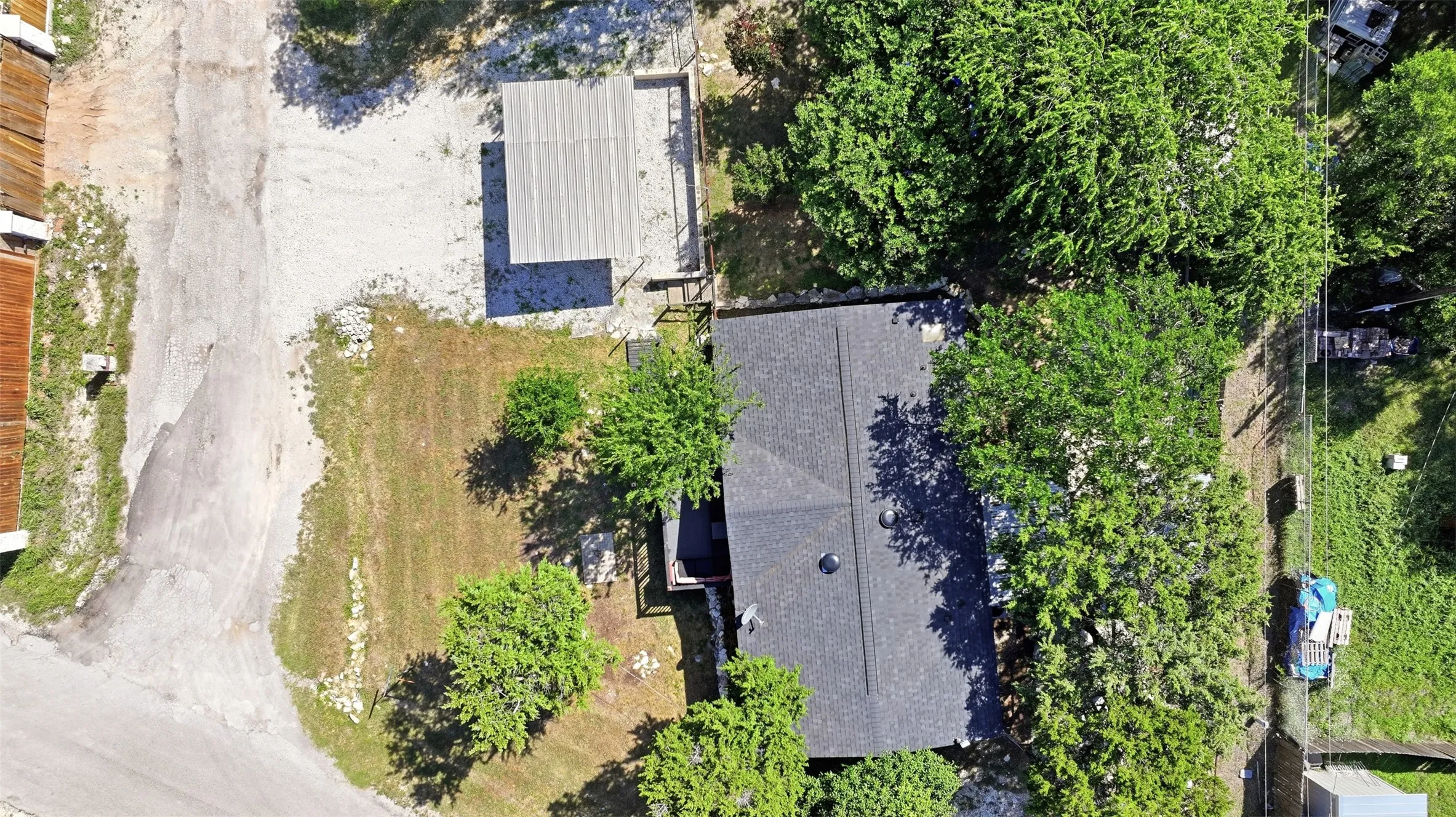Mobile Home For Sale in Hood County , 937 Nacogdoches River Drive, Granbury, Texas 76048, 3 Bedroom, 2 Bathroom, Garage spaces, 1,344 Sqft, built in 1996, Price $180,000, mls#21267366, Real Estate Agent in Granbury, Homes For Sale in Hood county, Homes For Sale in Granbury, Realtor in Granbury Texas, Real Estate Brokerage Independent Realty Texas, Luminita Cordes Realtor