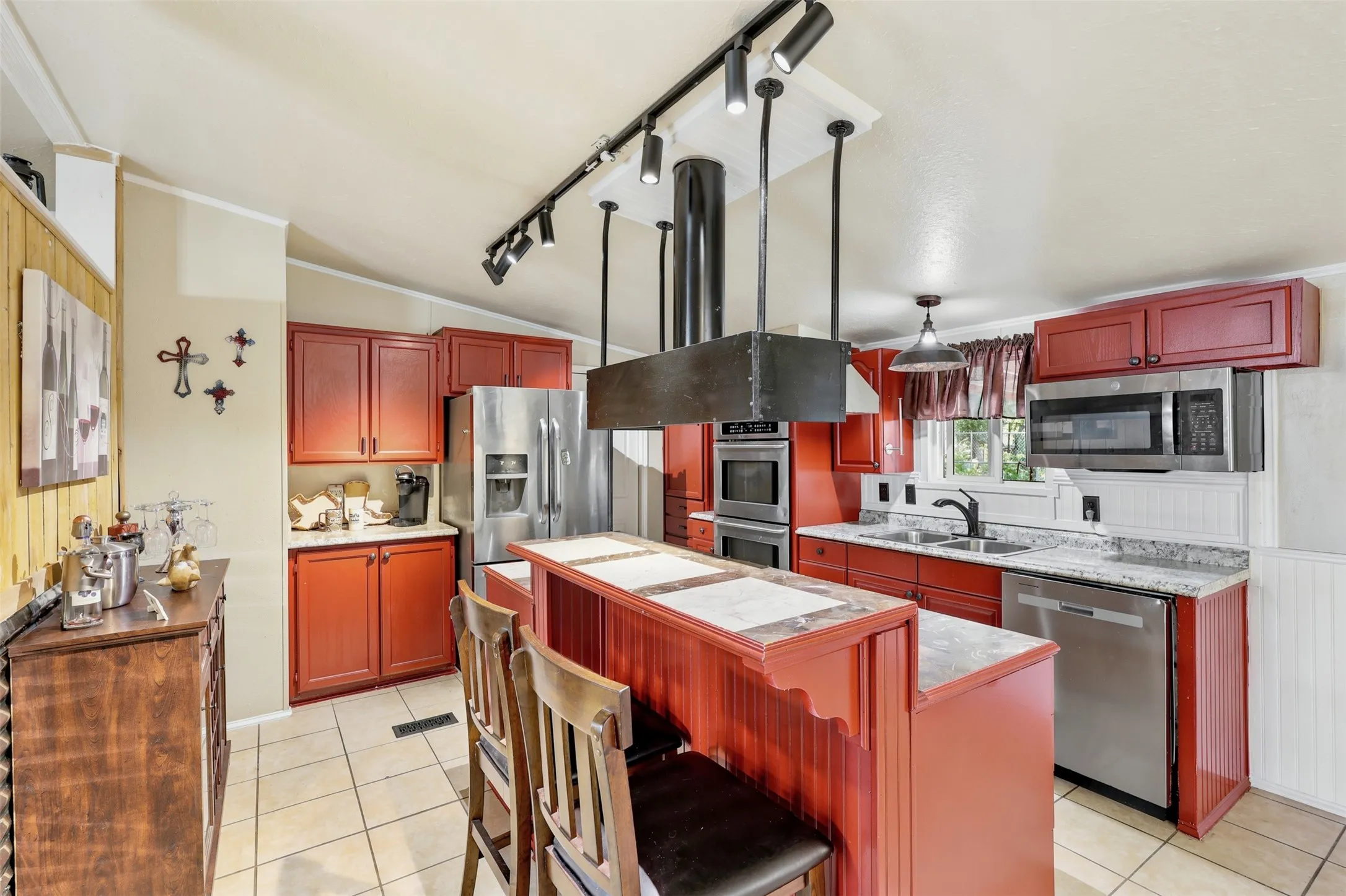 Mobile Home For Sale in Hood County , 937 Nacogdoches River Drive, Granbury, Texas 76048, 3 Bedroom, 2 Bathroom, Garage spaces, 1,344 Sqft, built in 1996, Price $180,000, mls#21267366, Real Estate Agent in Granbury, Homes For Sale in Hood county, Homes For Sale in Granbury, Realtor in Granbury Texas, Real Estate Brokerage Independent Realty Texas, Luminita Cordes Realtor