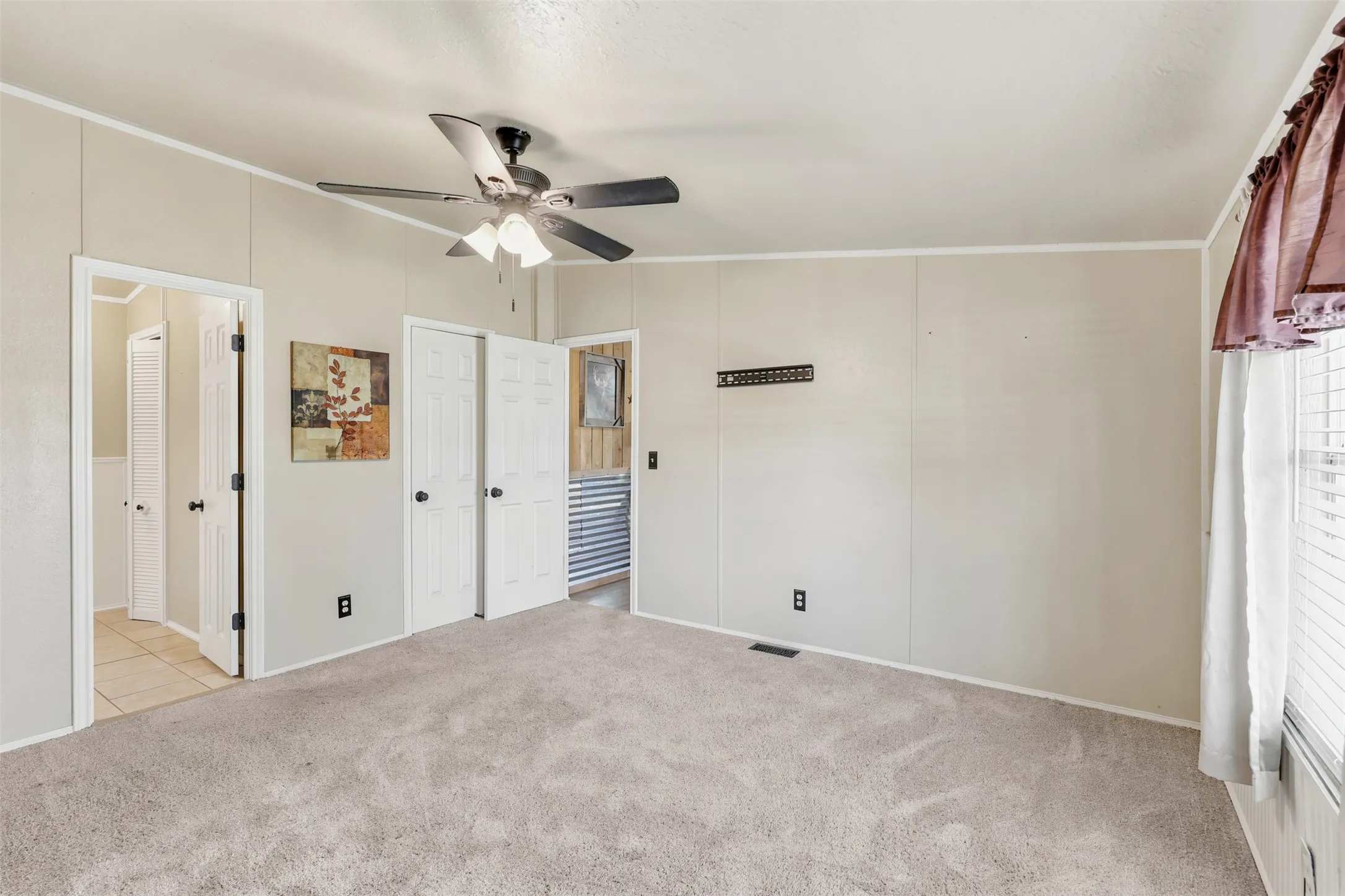 Mobile Home For Sale in Hood County , 937 Nacogdoches River Drive, Granbury, Texas 76048, 3 Bedroom, 2 Bathroom, Garage spaces, 1,344 Sqft, built in 1996, Price $180,000, mls#21267366, Real Estate Agent in Granbury, Homes For Sale in Hood county, Homes For Sale in Granbury, Realtor in Granbury Texas, Real Estate Brokerage Independent Realty Texas, Luminita Cordes Realtor