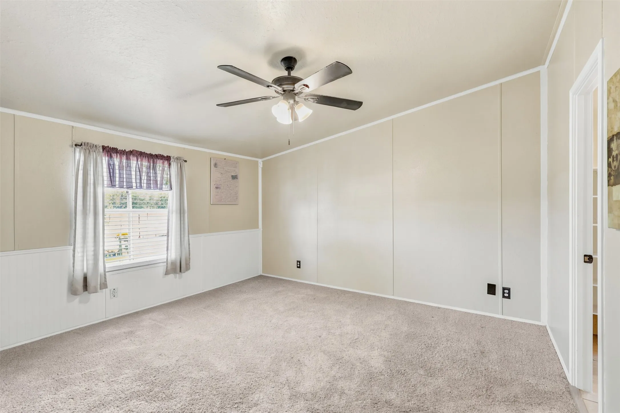 Mobile Home For Sale in Hood County , 937 Nacogdoches River Drive, Granbury, Texas 76048, 3 Bedroom, 2 Bathroom, Garage spaces, 1,344 Sqft, built in 1996, Price $180,000, mls#21267366, Real Estate Agent in Granbury, Homes For Sale in Hood county, Homes For Sale in Granbury, Realtor in Granbury Texas, Real Estate Brokerage Independent Realty Texas, Luminita Cordes Realtor