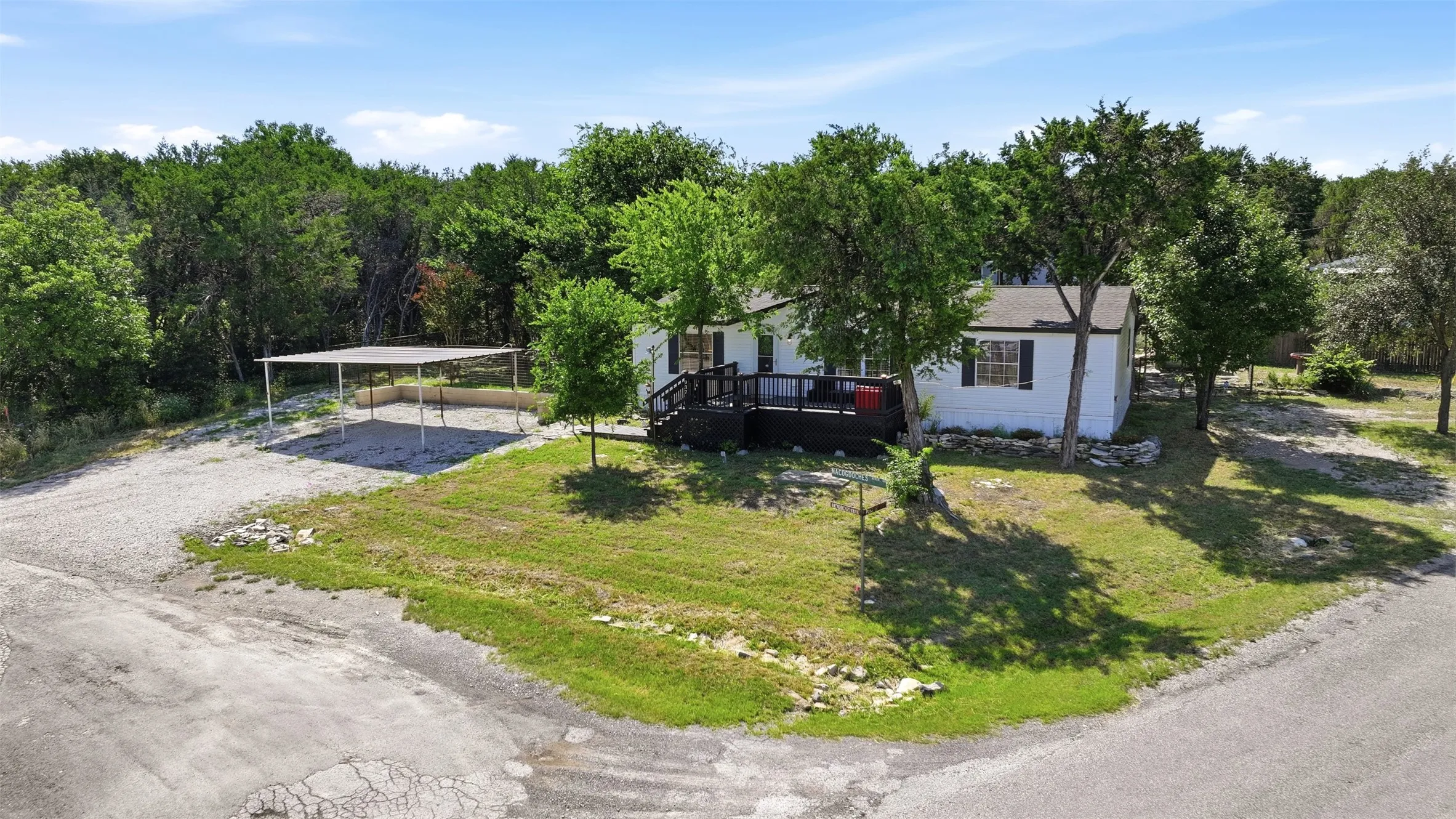 Mobile Home For Sale in Hood County , 937 Nacogdoches River Drive, Granbury, Texas 76048, 3 Bedroom, 2 Bathroom, Garage spaces, 1,344 Sqft, built in 1996, Price $180,000, mls#21267366, Real Estate Agent in Granbury, Homes For Sale in Hood county, Homes For Sale in Granbury, Realtor in Granbury Texas, Real Estate Brokerage Independent Realty Texas, Luminita Cordes Realtor