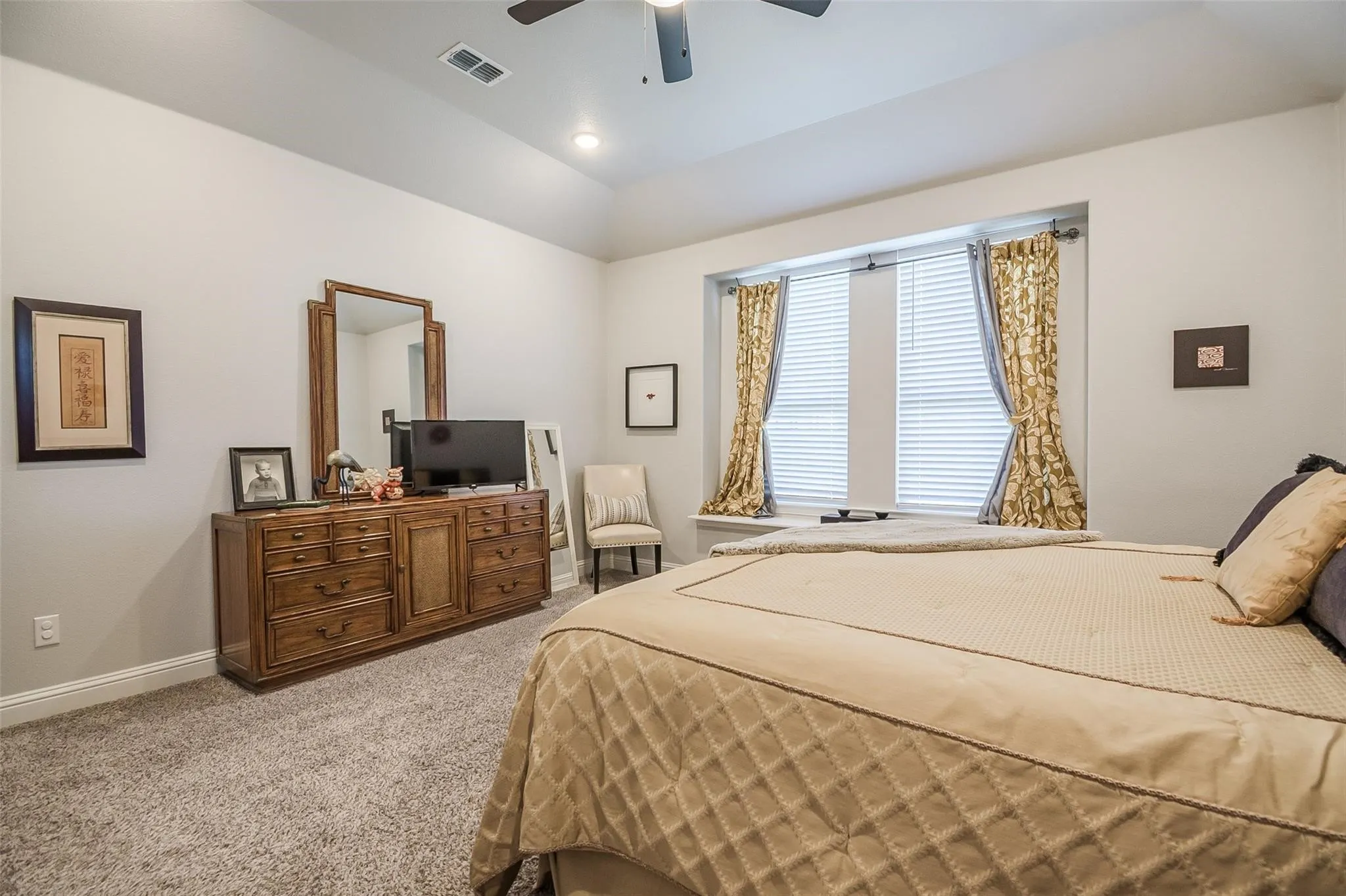 Single Family Residence For Sale in Dallas County , 2655 Kathleen Avenue, Dallas, Texas 75216, 4 Bedroom, 2 Bathroom, 1 Garage spaces, 1,795 Sqft, built in 2021, mls#21270042, Real Estate Agent in Dallas, Homes For Sale in Dallas county, Homes For Sale in Dallas, Realtor in Dallas Texas, Real Estate Brokerage Independent Realty Texas, Luminita Cordes Realtor