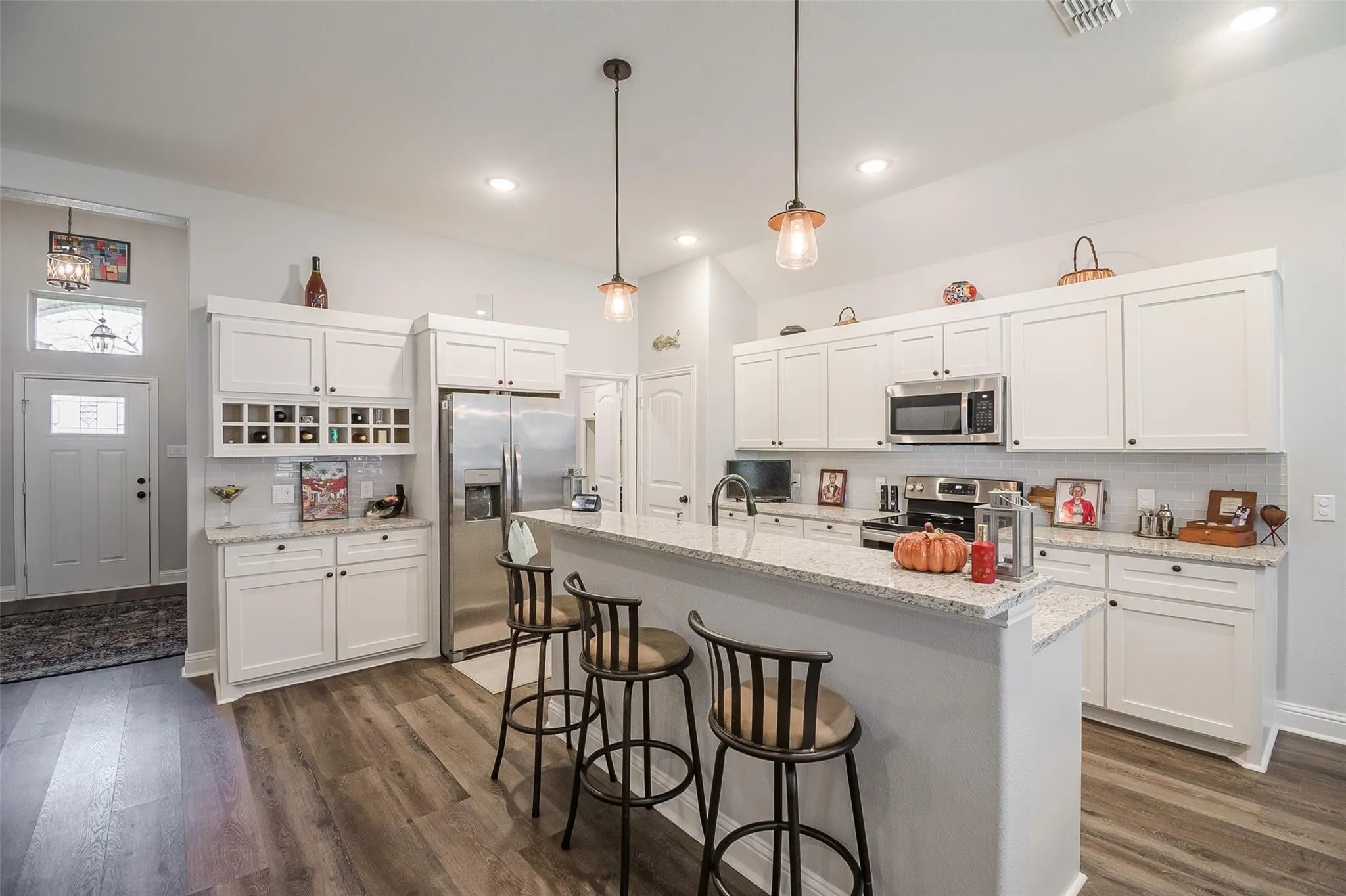 Single Family Residence For Sale in Dallas County , 2655 Kathleen Avenue, Dallas, Texas 75216, 4 Bedroom, 2 Bathroom, 1 Garage spaces, 1,795 Sqft, built in 2021, mls#21270042, Real Estate Agent in Dallas, Homes For Sale in Dallas county, Homes For Sale in Dallas, Realtor in Dallas Texas, Real Estate Brokerage Independent Realty Texas, Luminita Cordes Realtor