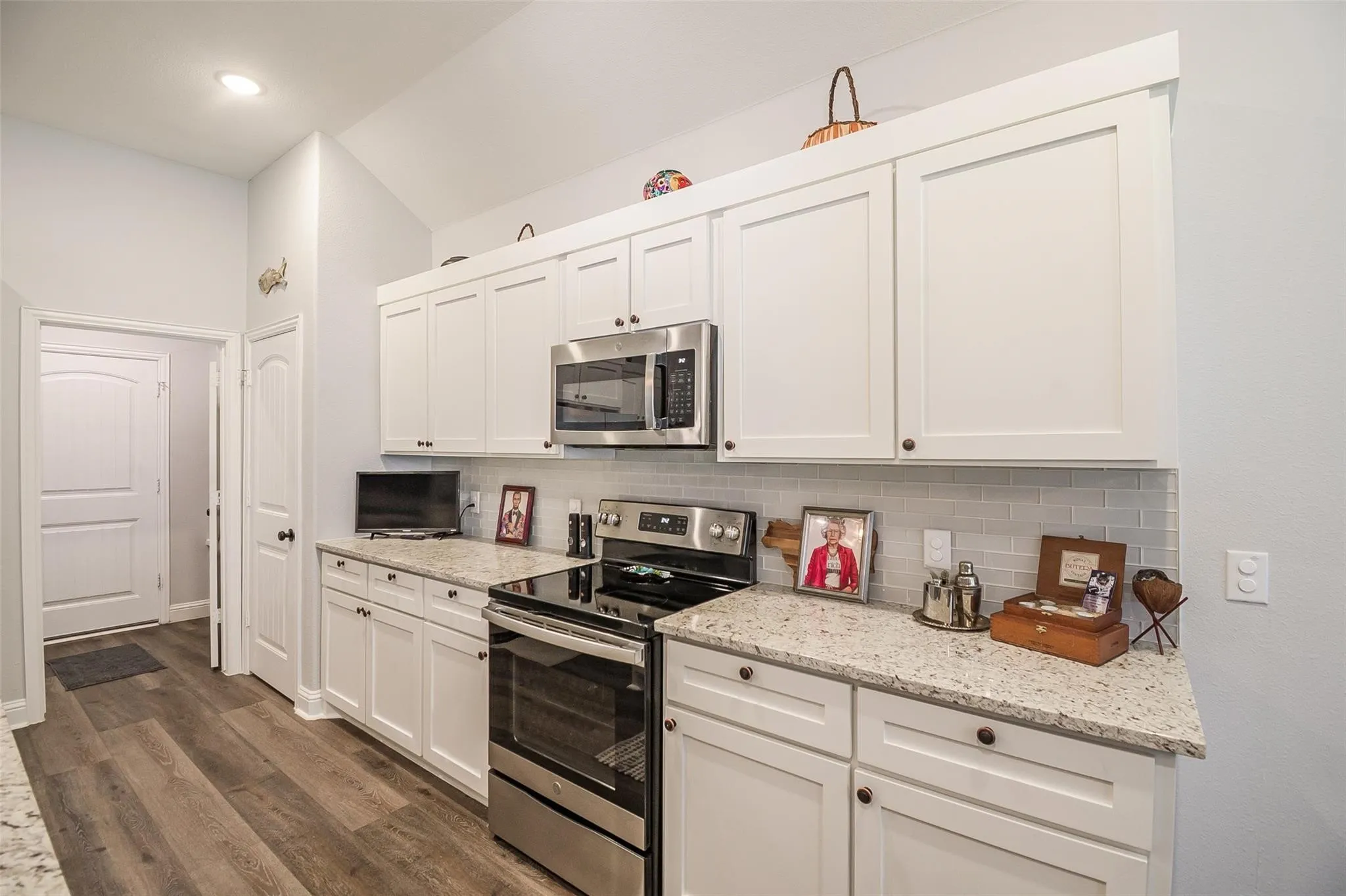 Single Family Residence For Sale in Dallas County , 2655 Kathleen Avenue, Dallas, Texas 75216, 4 Bedroom, 2 Bathroom, 1 Garage spaces, 1,795 Sqft, built in 2021, mls#21270042, Real Estate Agent in Dallas, Homes For Sale in Dallas county, Homes For Sale in Dallas, Realtor in Dallas Texas, Real Estate Brokerage Independent Realty Texas, Luminita Cordes Realtor
