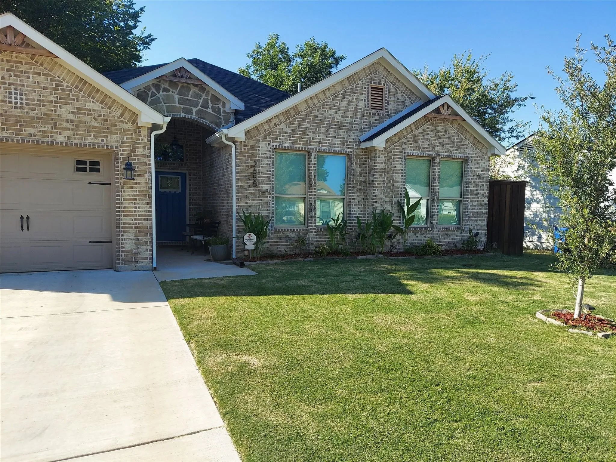 Single Family Residence For Sale in Dallas County , 2655 Kathleen Avenue, Dallas, Texas 75216, 4 Bedroom, 2 Bathroom, 1 Garage spaces, 1,795 Sqft, built in 2021, mls#21270042, Real Estate Agent in Dallas, Homes For Sale in Dallas county, Homes For Sale in Dallas, Realtor in Dallas Texas, Real Estate Brokerage Independent Realty Texas, Luminita Cordes Realtor
