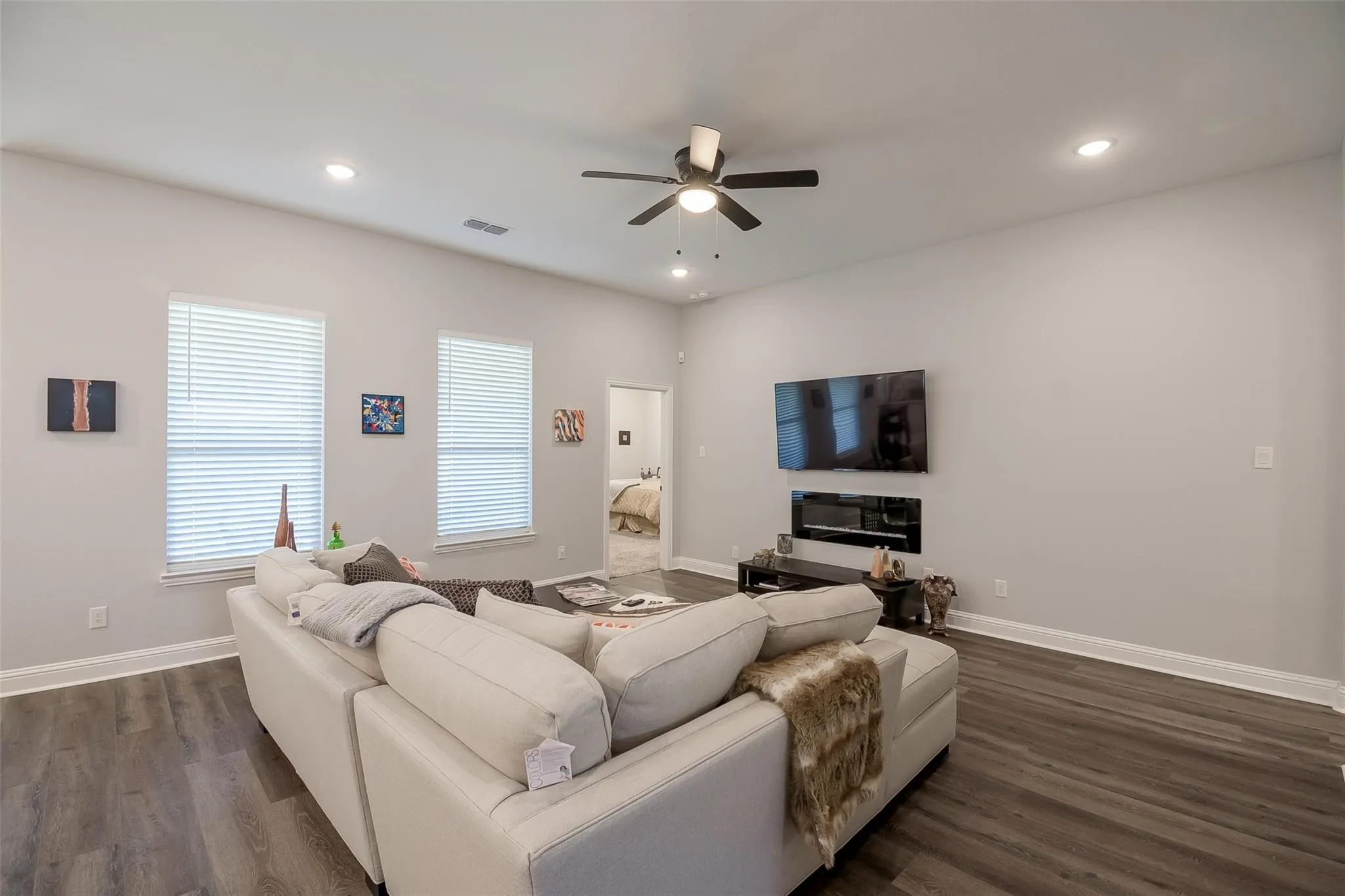 Single Family Residence For Sale in Dallas County , 2655 Kathleen Avenue, Dallas, Texas 75216, 4 Bedroom, 2 Bathroom, 1 Garage spaces, 1,795 Sqft, built in 2021, mls#21270042, Real Estate Agent in Dallas, Homes For Sale in Dallas county, Homes For Sale in Dallas, Realtor in Dallas Texas, Real Estate Brokerage Independent Realty Texas, Luminita Cordes Realtor