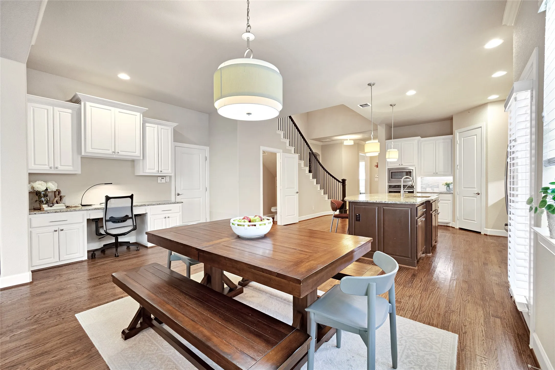 Single Family Residence For Sale in Denton County , 428 King Galloway Drive, Lewisville, Texas 75056, 3 Bedroom, 3 Bathroom, 2 Garage spaces, 2,658 Sqft, built in 2013, mls#21259061, Real Estate Agent in Lewisville, Homes For Sale in Denton county, Homes For Sale in Lewisville, Realtor in Lewisville Texas, Real Estate Brokerage Independent Realty Texas, Luminita Cordes Realtor