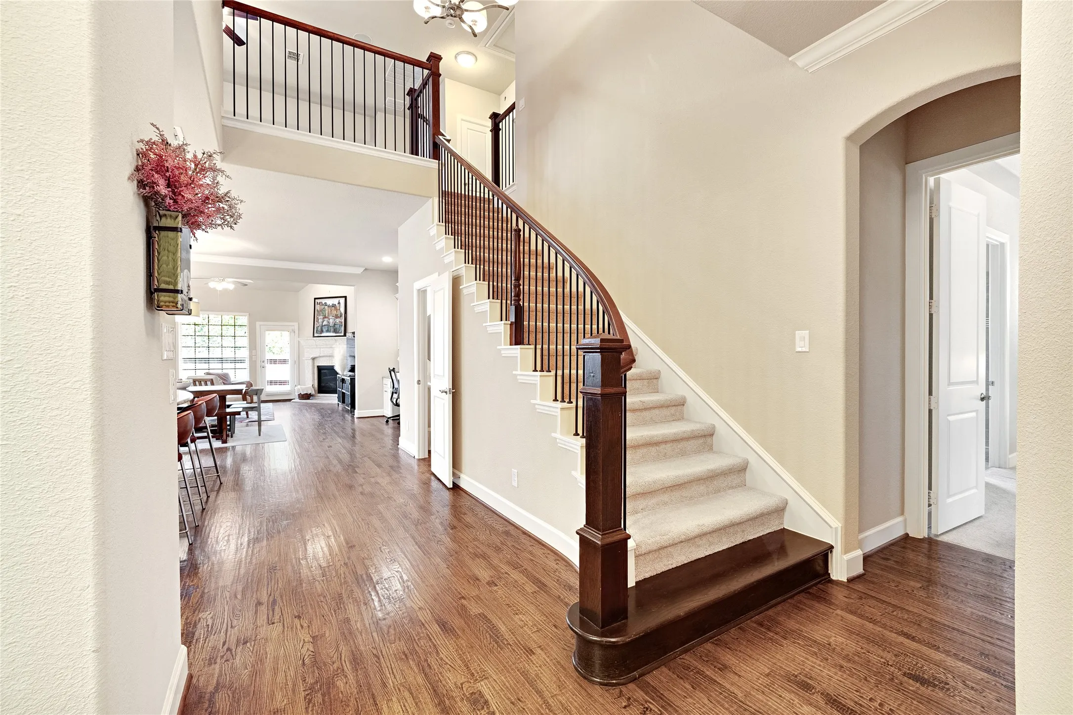 Single Family Residence For Sale in Denton County , 428 King Galloway Drive, Lewisville, Texas 75056, 3 Bedroom, 3 Bathroom, 2 Garage spaces, 2,658 Sqft, built in 2013, mls#21259061, Real Estate Agent in Lewisville, Homes For Sale in Denton county, Homes For Sale in Lewisville, Realtor in Lewisville Texas, Real Estate Brokerage Independent Realty Texas, Luminita Cordes Realtor