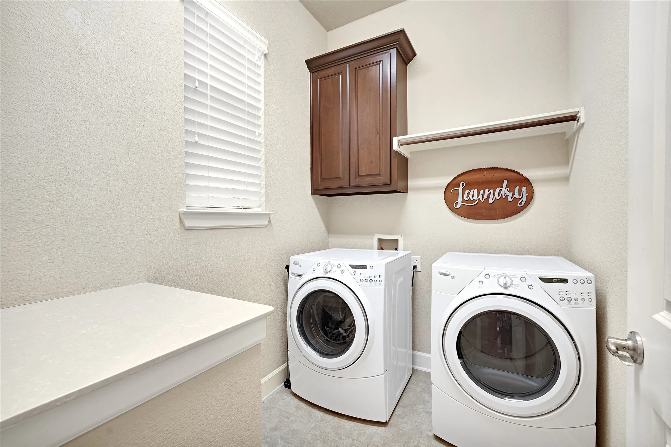 Single Family Residence For Sale in Denton County , 428 King Galloway Drive, Lewisville, Texas 75056, 3 Bedroom, 3 Bathroom, 2 Garage spaces, 2,658 Sqft, built in 2013, mls#21259061, Real Estate Agent in Lewisville, Homes For Sale in Denton county, Homes For Sale in Lewisville, Realtor in Lewisville Texas, Real Estate Brokerage Independent Realty Texas, Luminita Cordes Realtor