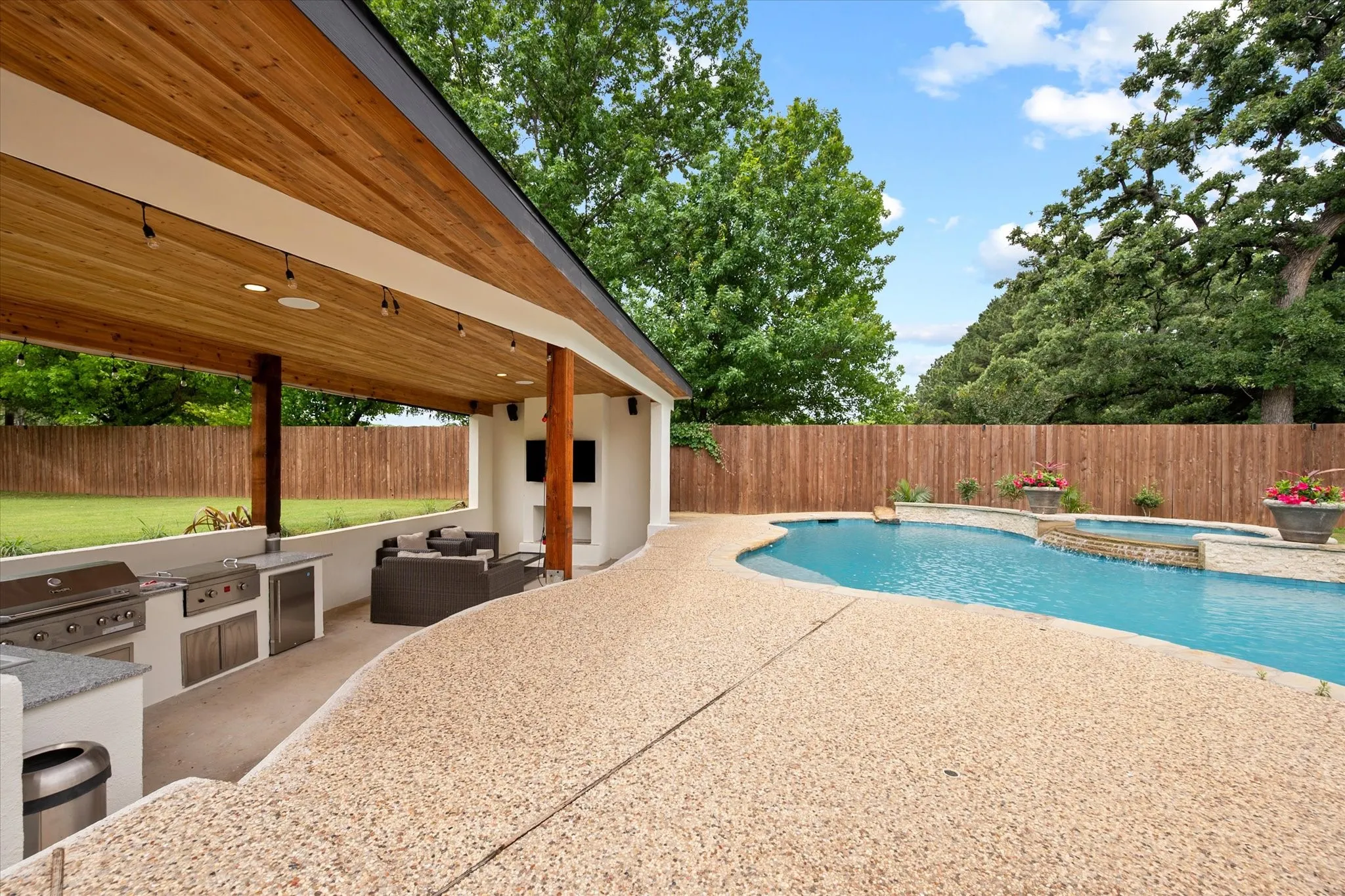 Single Family Residence For Sale in Tarrant County , 1584 Randol Mill Avenue, Southlake, Texas 76092, 4 Bedrooms, 6 Bathrooms, 2 Garage spaces, 5,355 Sqft, built in 1971, Price $2,399,000, mls#21257687, Real Estate Agent in Southlake, Homes For Sale in Tarrant county, Homes For Sale in Southlake, Realtor in Southlake Texas, Real Estate Brokerage Independent Realty Texas, Luminita Cordes Realtor