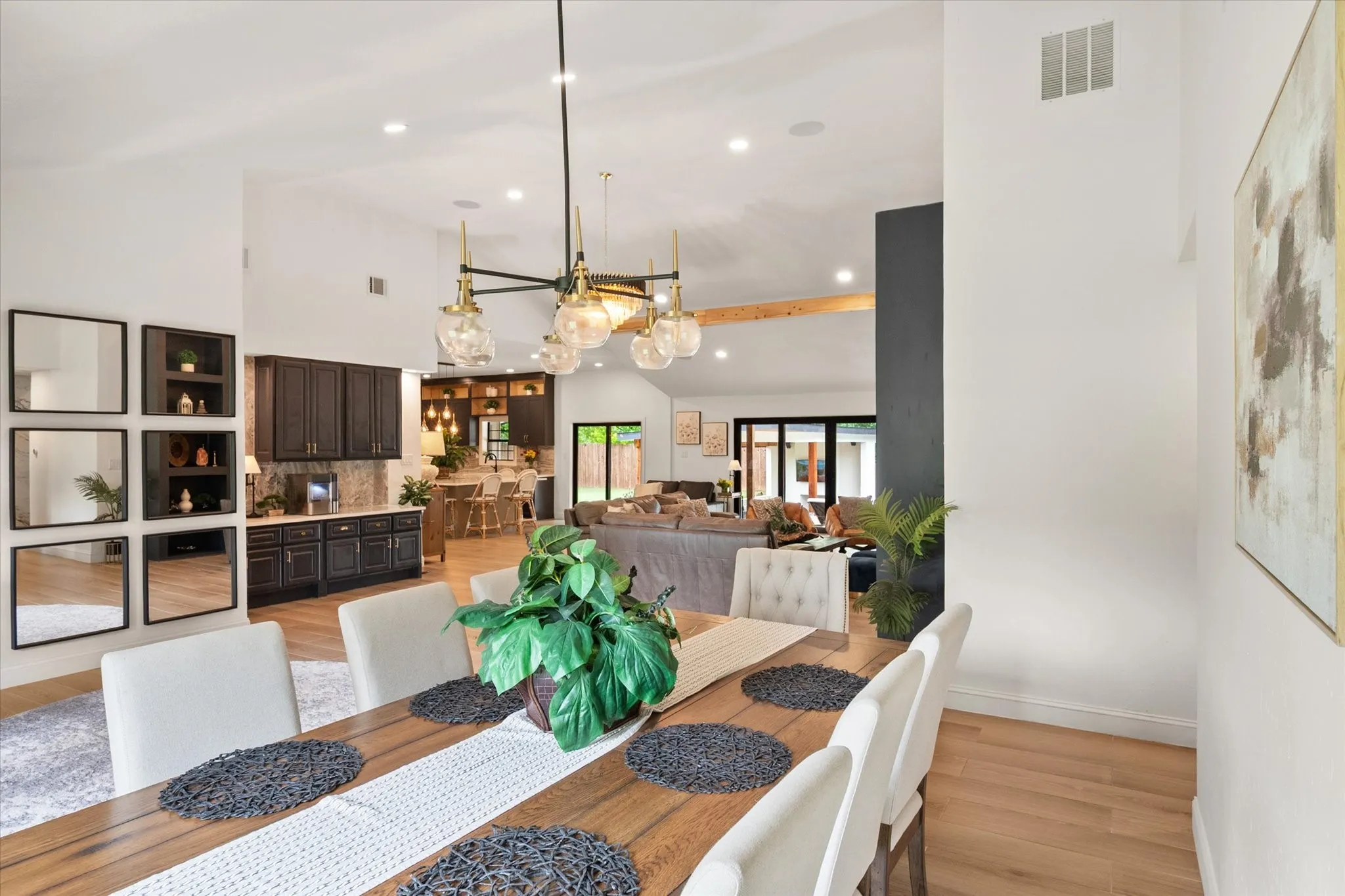 Single Family Residence For Sale in Tarrant County , 1584 Randol Mill Avenue, Southlake, Texas 76092, 4 Bedrooms, 6 Bathrooms, 2 Garage spaces, 5,355 Sqft, built in 1971, Price $2,399,000, mls#21257687, Real Estate Agent in Southlake, Homes For Sale in Tarrant county, Homes For Sale in Southlake, Realtor in Southlake Texas, Real Estate Brokerage Independent Realty Texas, Luminita Cordes Realtor
