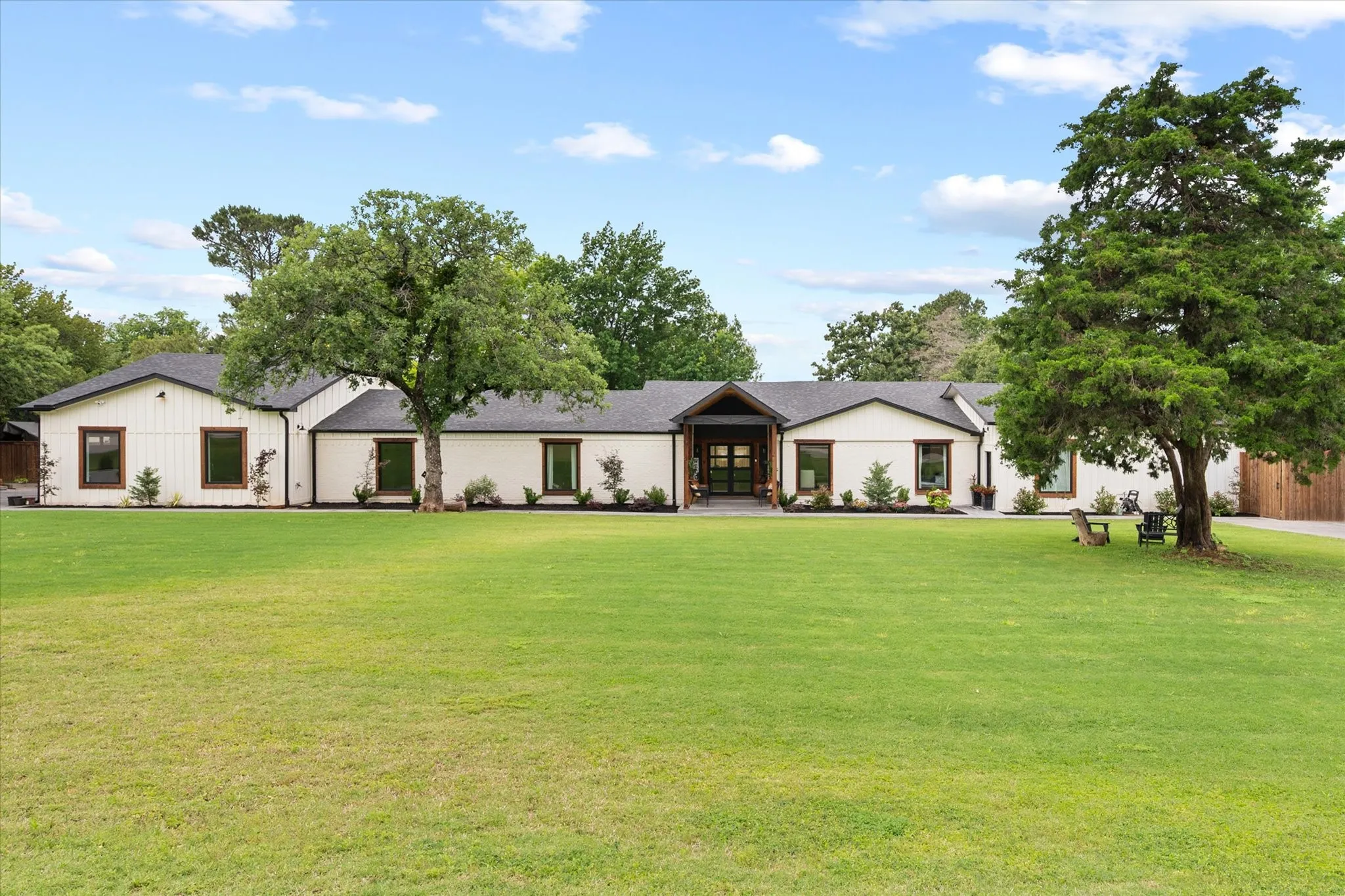 Single Family Residence For Sale in Tarrant County , 1584 Randol Mill Avenue, Southlake, Texas 76092, 4 Bedrooms, 6 Bathrooms, 2 Garage spaces, 5,355 Sqft, built in 1971, Price $2,399,000, mls#21257687, Real Estate Agent in Southlake, Homes For Sale in Tarrant county, Homes For Sale in Southlake, Realtor in Southlake Texas, Real Estate Brokerage Independent Realty Texas, Luminita Cordes Realtor
