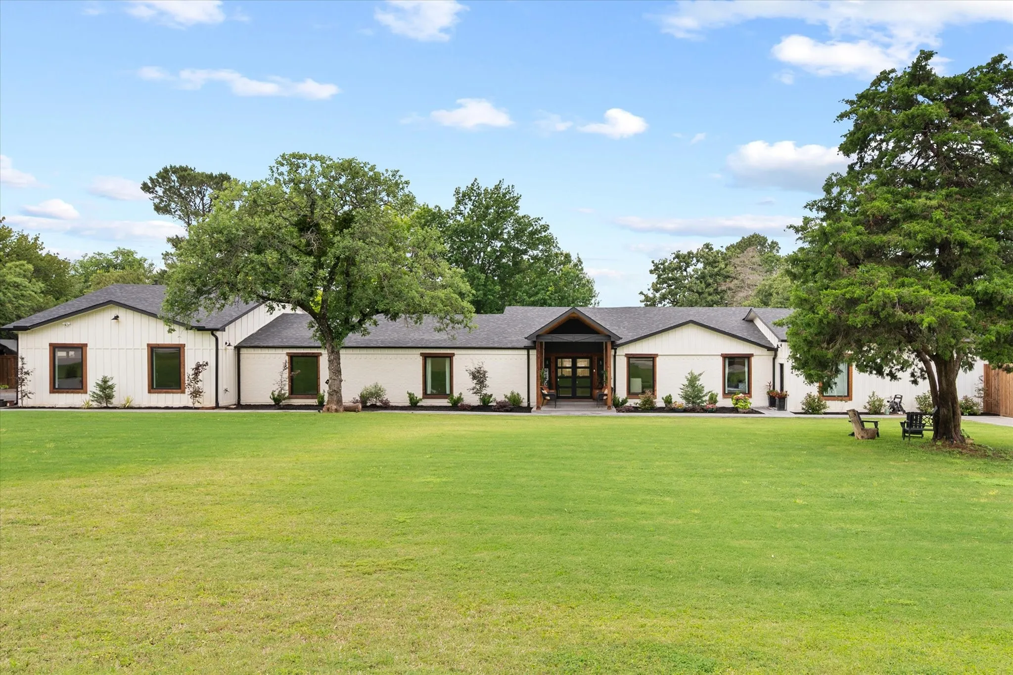 Single Family Residence For Sale in Tarrant County , 1584 Randol Mill Avenue, Southlake, Texas 76092, 4 Bedrooms, 6 Bathrooms, 2 Garage spaces, 5,355 Sqft, built in 1971, Price $2,399,000, mls#21257687, Real Estate Agent in Southlake, Homes For Sale in Tarrant county, Homes For Sale in Southlake, Realtor in Southlake Texas, Real Estate Brokerage Independent Realty Texas, Luminita Cordes Realtor
