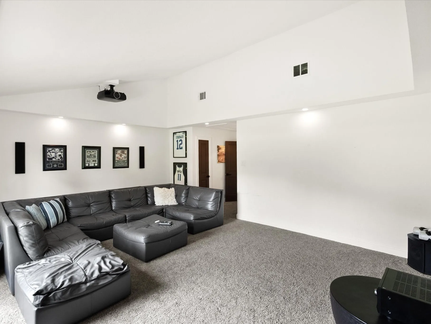 Single Family Residence For Sale in Tarrant County , 1584 Randol Mill Avenue, Southlake, Texas 76092, 4 Bedrooms, 6 Bathrooms, 2 Garage spaces, 5,355 Sqft, built in 1971, Price $2,399,000, mls#21257687, Real Estate Agent in Southlake, Homes For Sale in Tarrant county, Homes For Sale in Southlake, Realtor in Southlake Texas, Real Estate Brokerage Independent Realty Texas, Luminita Cordes Realtor