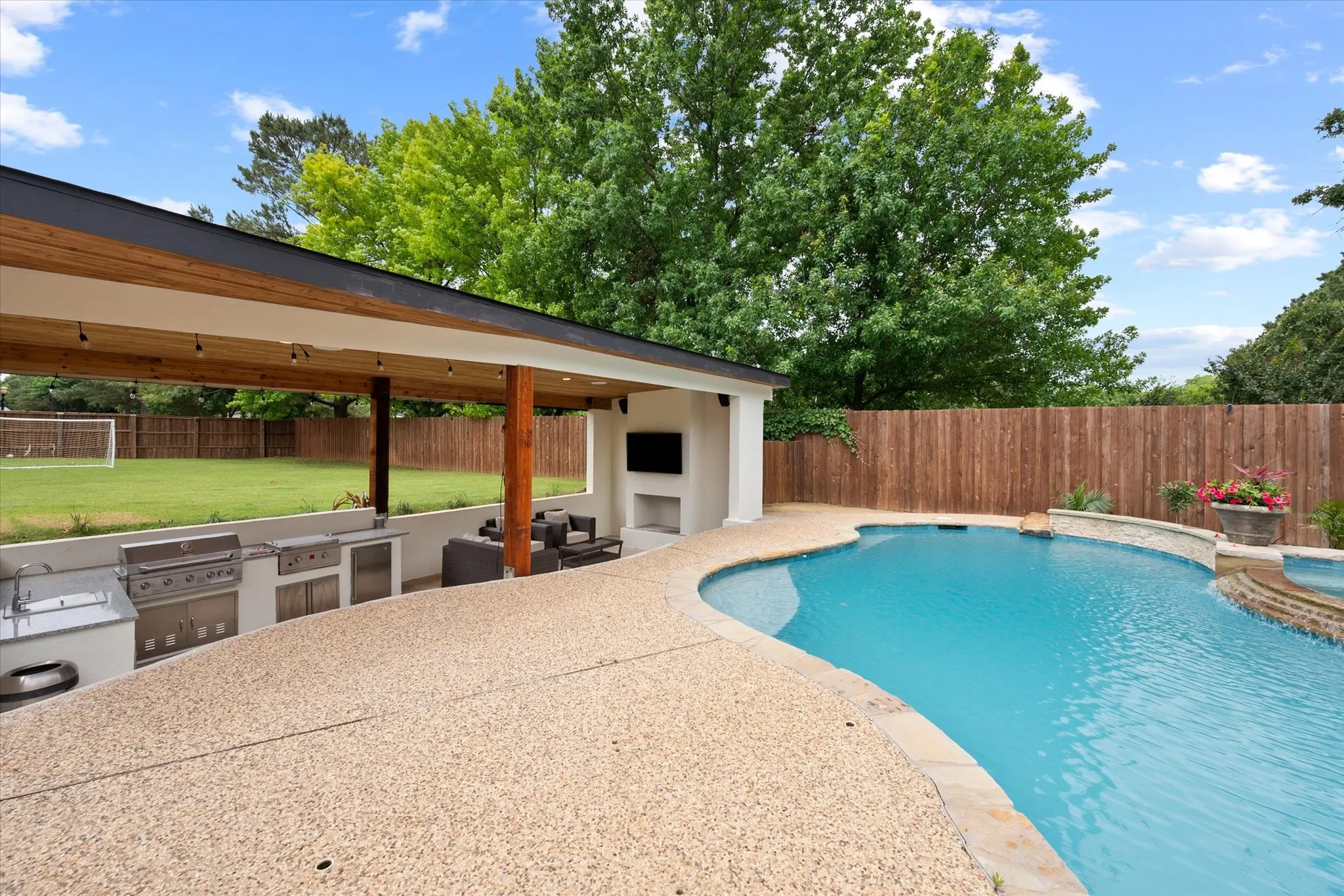 Single Family Residence For Sale in Tarrant County , 1584 Randol Mill Avenue, Southlake, Texas 76092, 4 Bedrooms, 6 Bathrooms, 2 Garage spaces, 5,355 Sqft, built in 1971, Price $2,399,000, mls#21257687, Real Estate Agent in Southlake, Homes For Sale in Tarrant county, Homes For Sale in Southlake, Realtor in Southlake Texas, Real Estate Brokerage Independent Realty Texas, Luminita Cordes Realtor