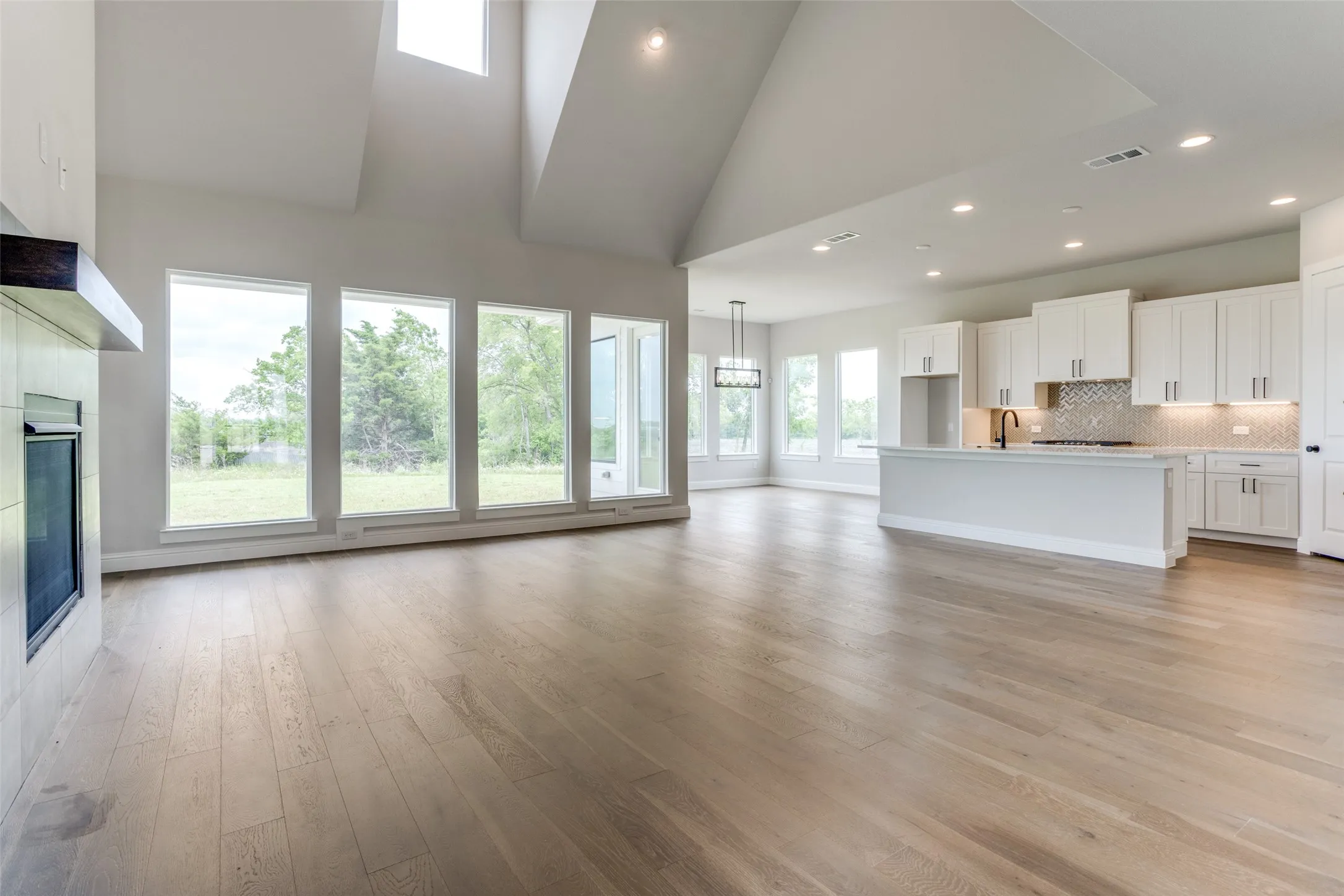 Single Family Residence For Sale in Collin County , 805 Concord Court, Nevada, Texas 75173, 4 Bedroom, 3 Bathroom, 3 Garage spaces, 3,027 Sqft, built in 2023, mls#21270080, Real Estate Agent in Nevada, Homes For Sale in Collin county, Homes For Sale in Nevada, Realtor in Nevada Texas, Real Estate Brokerage Independent Realty Texas, Luminita Cordes Realtor