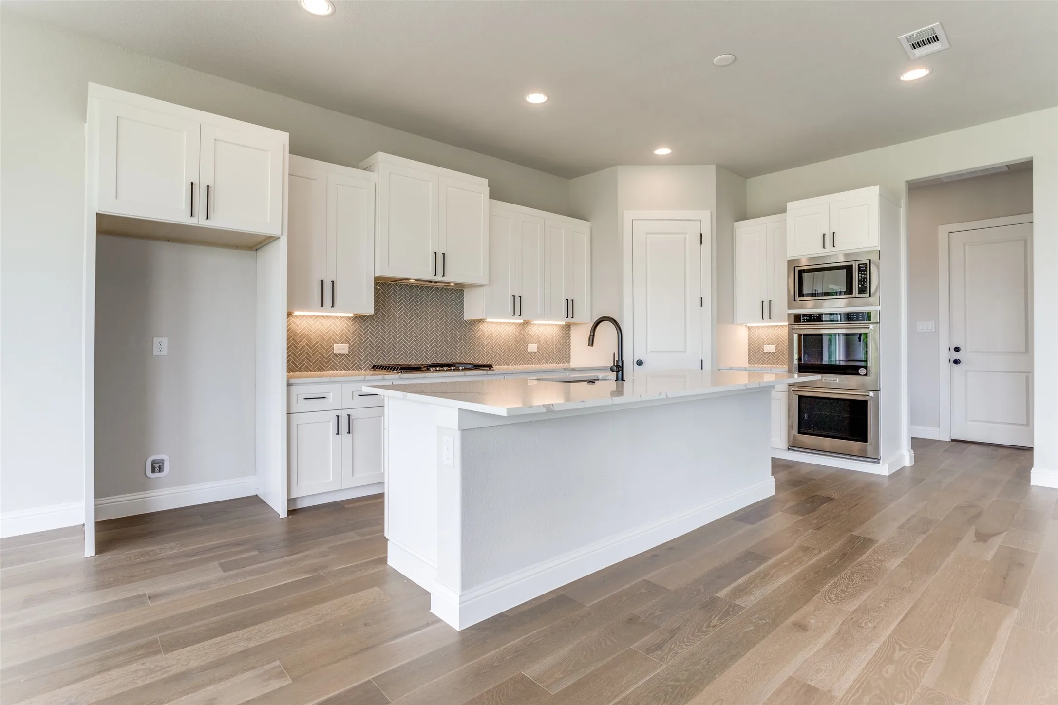 Single Family Residence For Sale in Collin County , 805 Concord Court, Nevada, Texas 75173, 4 Bedroom, 3 Bathroom, 3 Garage spaces, 3,027 Sqft, built in 2023, mls#21270080, Real Estate Agent in Nevada, Homes For Sale in Collin county, Homes For Sale in Nevada, Realtor in Nevada Texas, Real Estate Brokerage Independent Realty Texas, Luminita Cordes Realtor