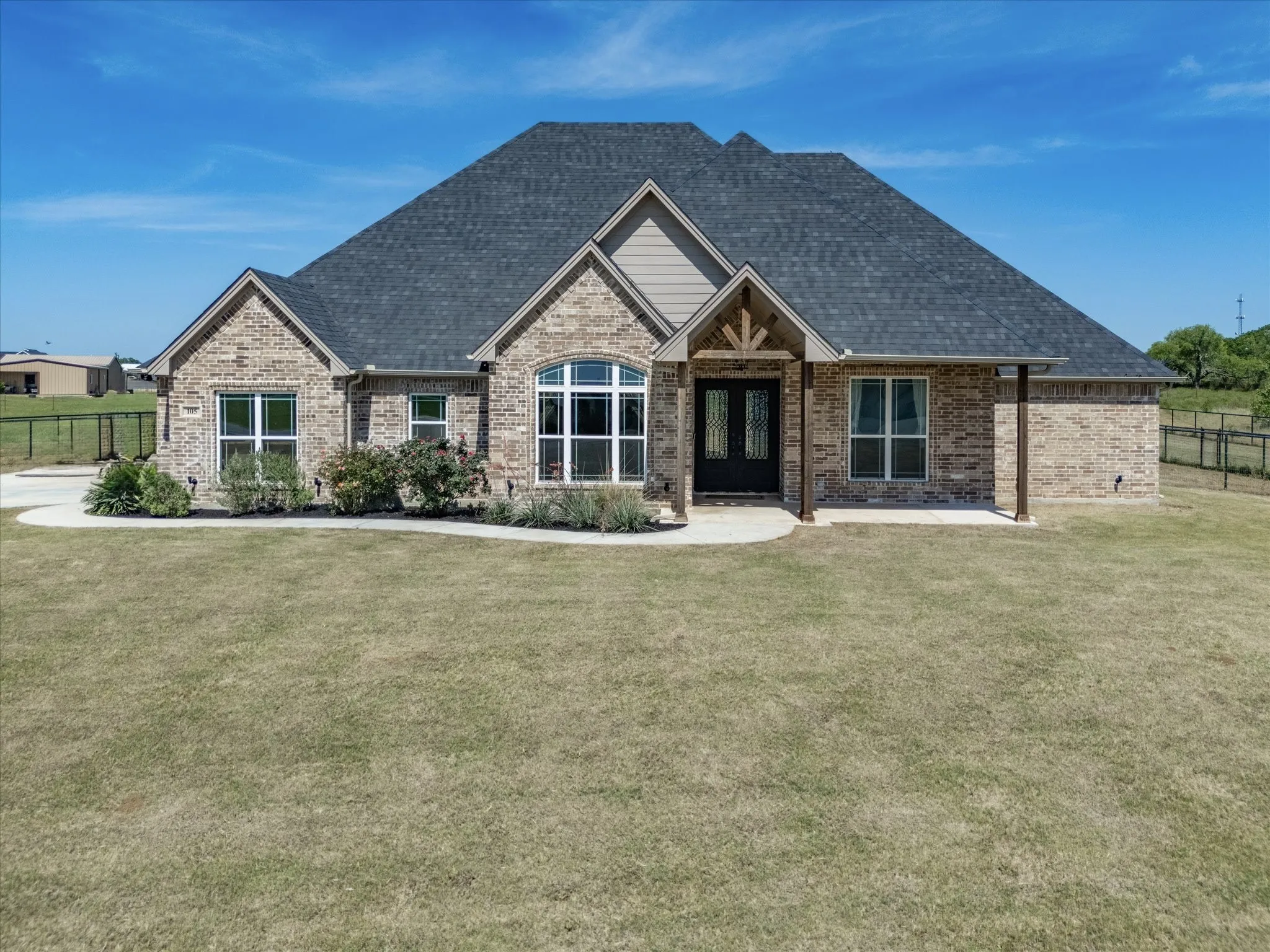Single Family Residence For Sale in Wise County , 105 Carls Court, Boyd, Texas 76023, 3 Bedrooms, 3 Bathrooms, 2 Garage spaces, 2,450 Sqft, built in 2022, Price $515,000, mls#21265716, Real Estate Agent in Boyd, Homes For Sale in Wise county, Homes For Sale in Boyd, Realtor in Boyd Texas, Real Estate Brokerage Independent Realty Texas, Luminita Cordes Realtor
