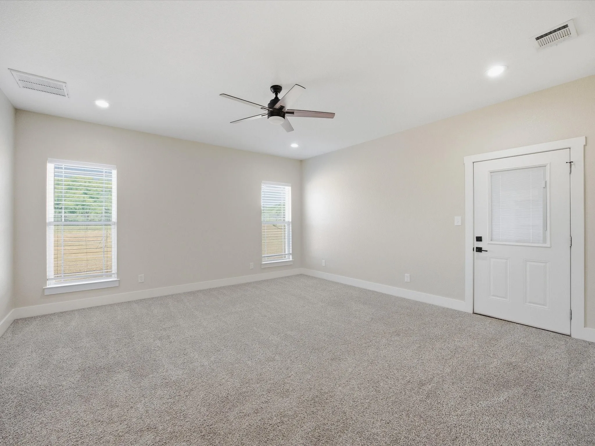 Single Family Residence For Sale in Wise County , 105 Carls Court, Boyd, Texas 76023, 3 Bedrooms, 3 Bathrooms, 2 Garage spaces, 2,450 Sqft, built in 2022, Price $515,000, mls#21265716, Real Estate Agent in Boyd, Homes For Sale in Wise county, Homes For Sale in Boyd, Realtor in Boyd Texas, Real Estate Brokerage Independent Realty Texas, Luminita Cordes Realtor