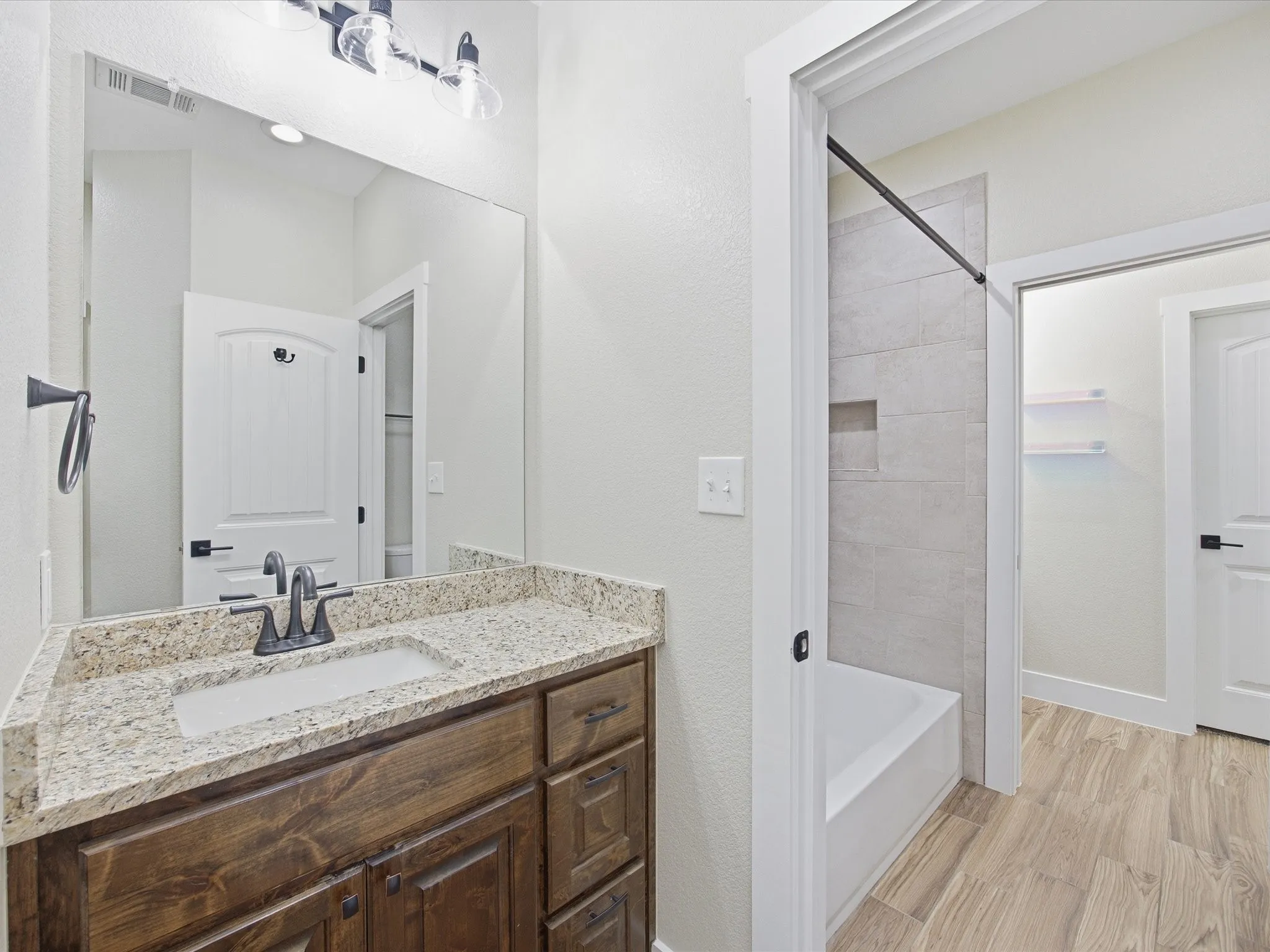 Single Family Residence For Sale in Wise County , 105 Carls Court, Boyd, Texas 76023, 3 Bedrooms, 3 Bathrooms, 2 Garage spaces, 2,450 Sqft, built in 2022, Price $515,000, mls#21265716, Real Estate Agent in Boyd, Homes For Sale in Wise county, Homes For Sale in Boyd, Realtor in Boyd Texas, Real Estate Brokerage Independent Realty Texas, Luminita Cordes Realtor