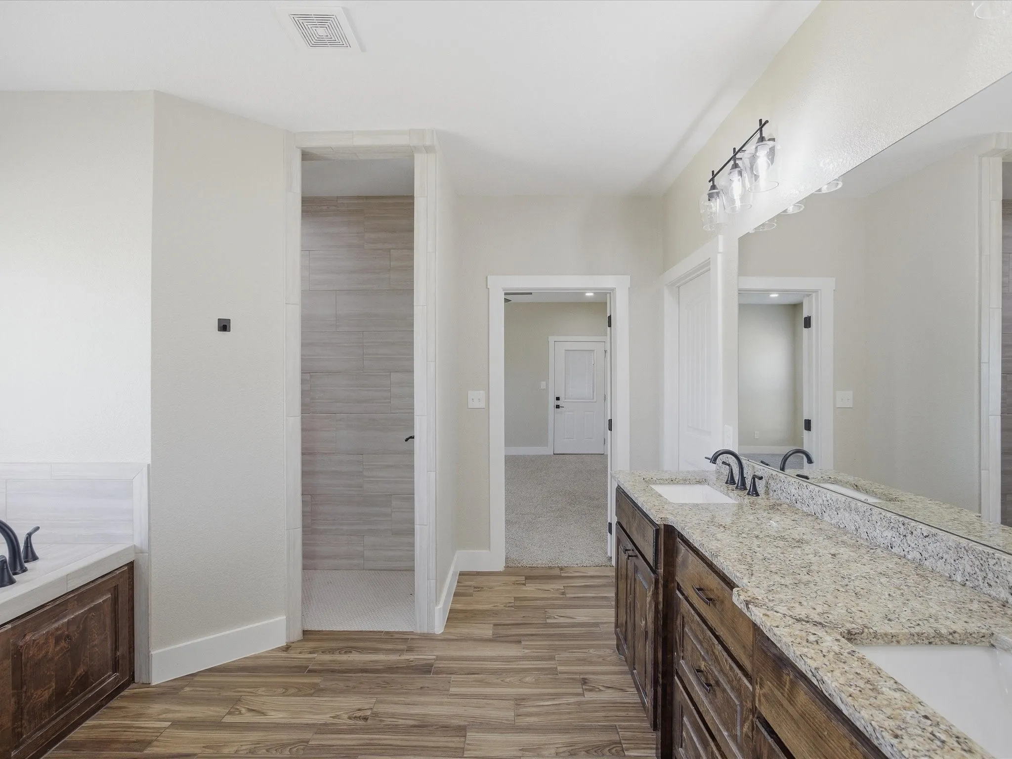 Single Family Residence For Sale in Wise County , 105 Carls Court, Boyd, Texas 76023, 3 Bedrooms, 3 Bathrooms, 2 Garage spaces, 2,450 Sqft, built in 2022, Price $515,000, mls#21265716, Real Estate Agent in Boyd, Homes For Sale in Wise county, Homes For Sale in Boyd, Realtor in Boyd Texas, Real Estate Brokerage Independent Realty Texas, Luminita Cordes Realtor
