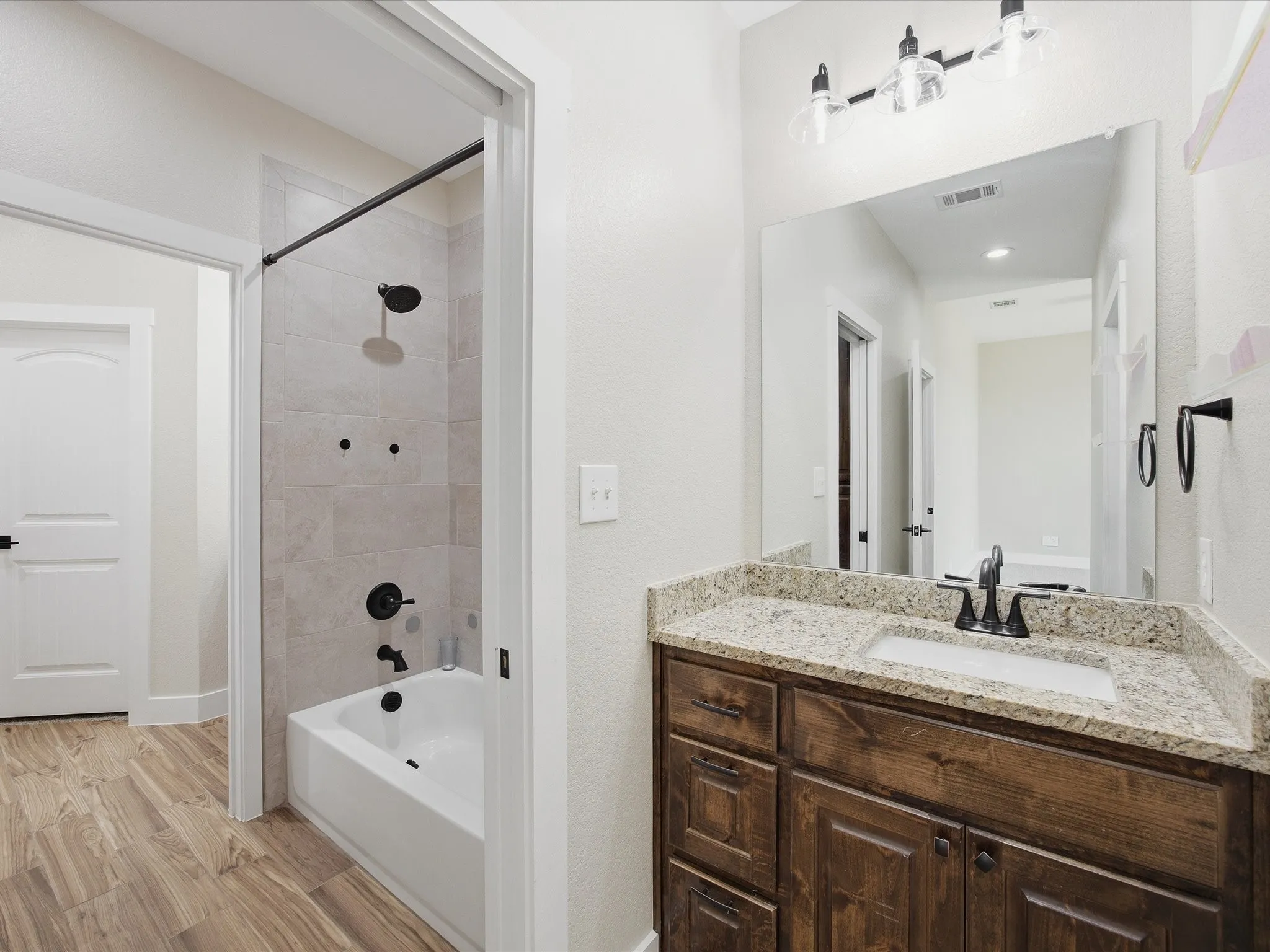 Single Family Residence For Sale in Wise County , 105 Carls Court, Boyd, Texas 76023, 3 Bedrooms, 3 Bathrooms, 2 Garage spaces, 2,450 Sqft, built in 2022, Price $515,000, mls#21265716, Real Estate Agent in Boyd, Homes For Sale in Wise county, Homes For Sale in Boyd, Realtor in Boyd Texas, Real Estate Brokerage Independent Realty Texas, Luminita Cordes Realtor