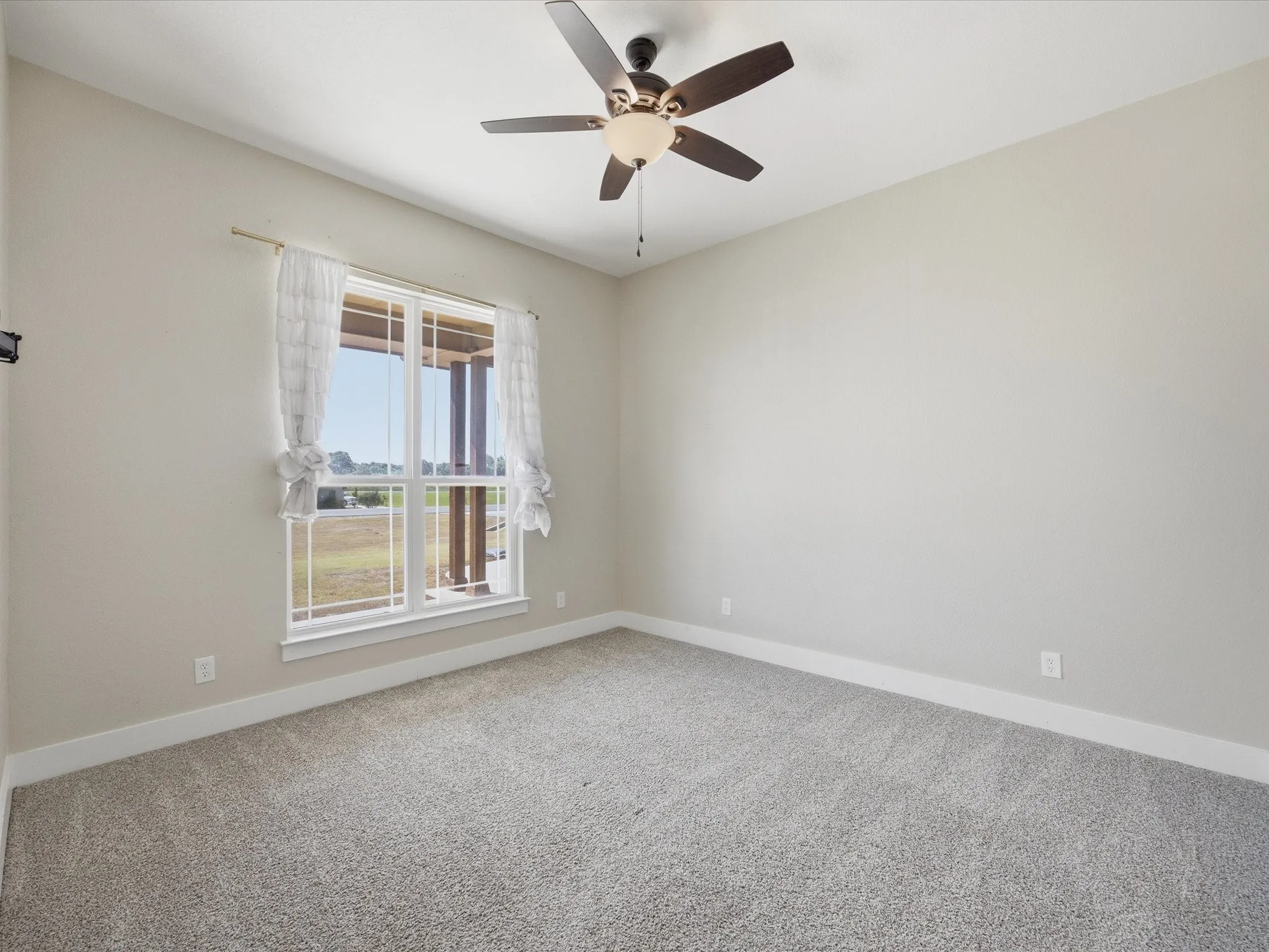 Single Family Residence For Sale in Wise County , 105 Carls Court, Boyd, Texas 76023, 3 Bedrooms, 3 Bathrooms, 2 Garage spaces, 2,450 Sqft, built in 2022, Price $515,000, mls#21265716, Real Estate Agent in Boyd, Homes For Sale in Wise county, Homes For Sale in Boyd, Realtor in Boyd Texas, Real Estate Brokerage Independent Realty Texas, Luminita Cordes Realtor