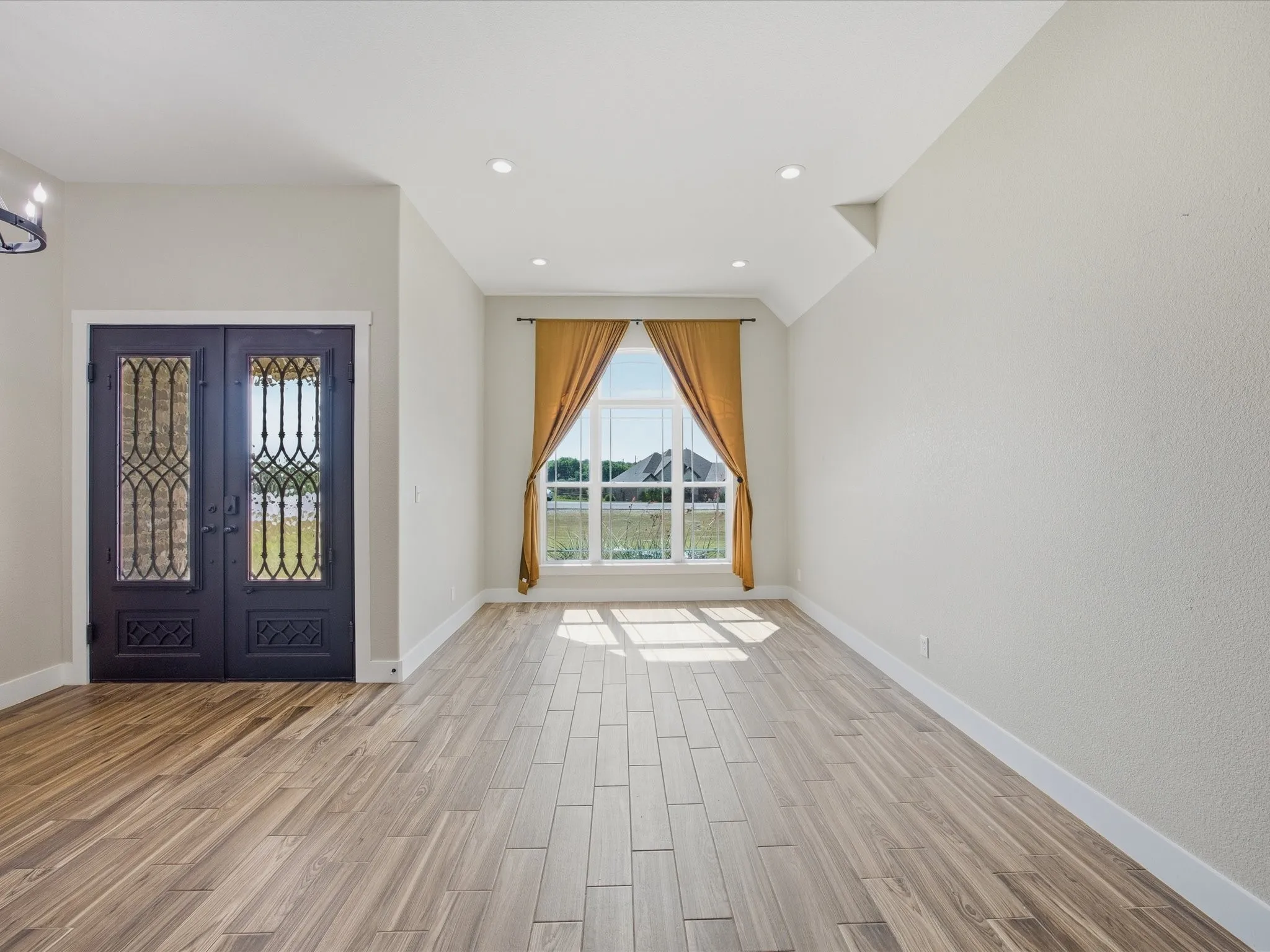 Single Family Residence For Sale in Wise County , 105 Carls Court, Boyd, Texas 76023, 3 Bedrooms, 3 Bathrooms, 2 Garage spaces, 2,450 Sqft, built in 2022, Price $515,000, mls#21265716, Real Estate Agent in Boyd, Homes For Sale in Wise county, Homes For Sale in Boyd, Realtor in Boyd Texas, Real Estate Brokerage Independent Realty Texas, Luminita Cordes Realtor