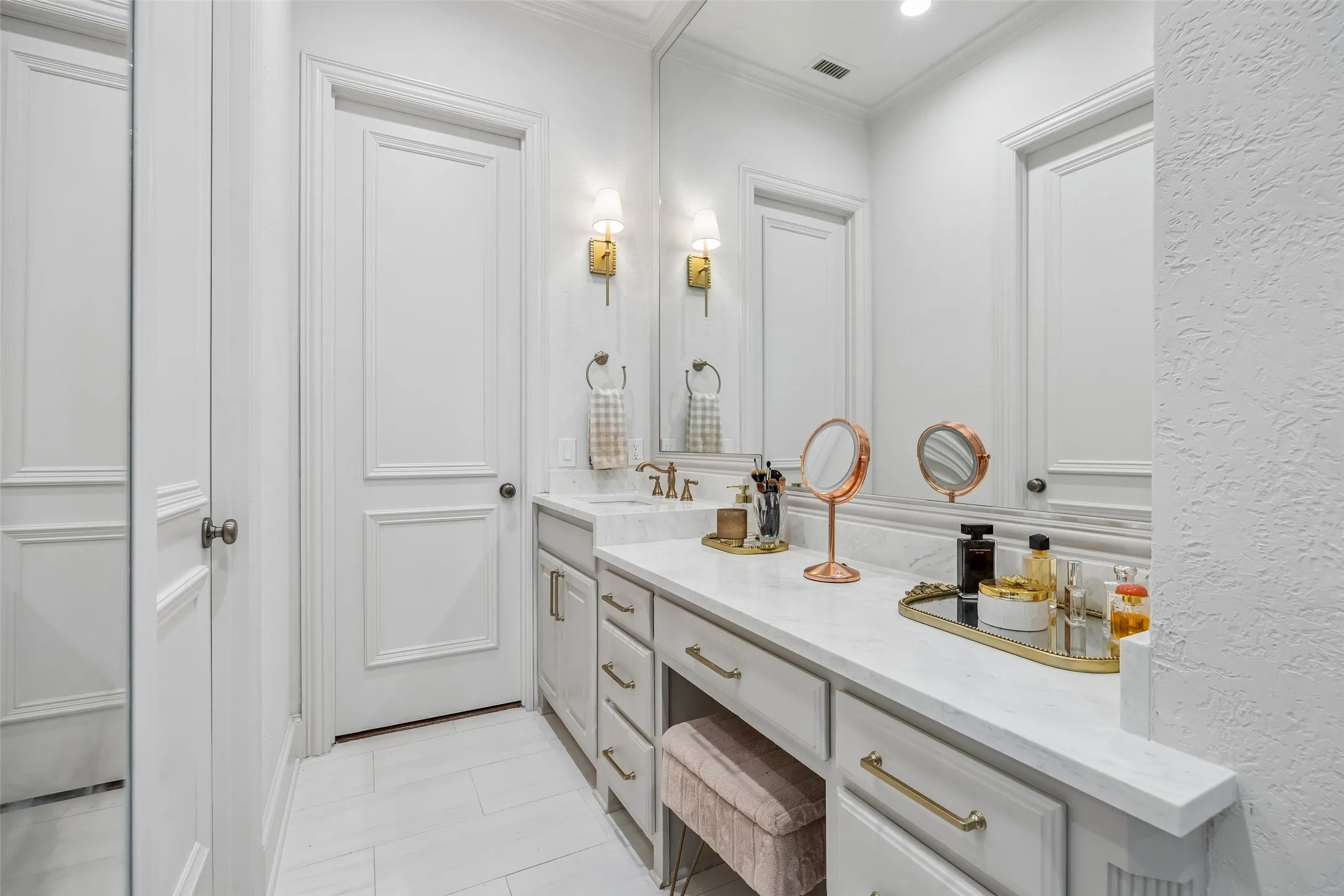 Single Family Residence For Sale in Collin County , 1140 Sloan Crossing, Fairview, Texas 75069, 4 Bedroom, 6 Bathroom, 4 Garage spaces, 5,258 Sqft, built in 1998, mls#21270088, Real Estate Agent in Fairview, Homes For Sale in Collin county, Homes For Sale in Fairview, Realtor in Fairview Texas, Real Estate Brokerage Independent Realty Texas, Luminita Cordes Realtor