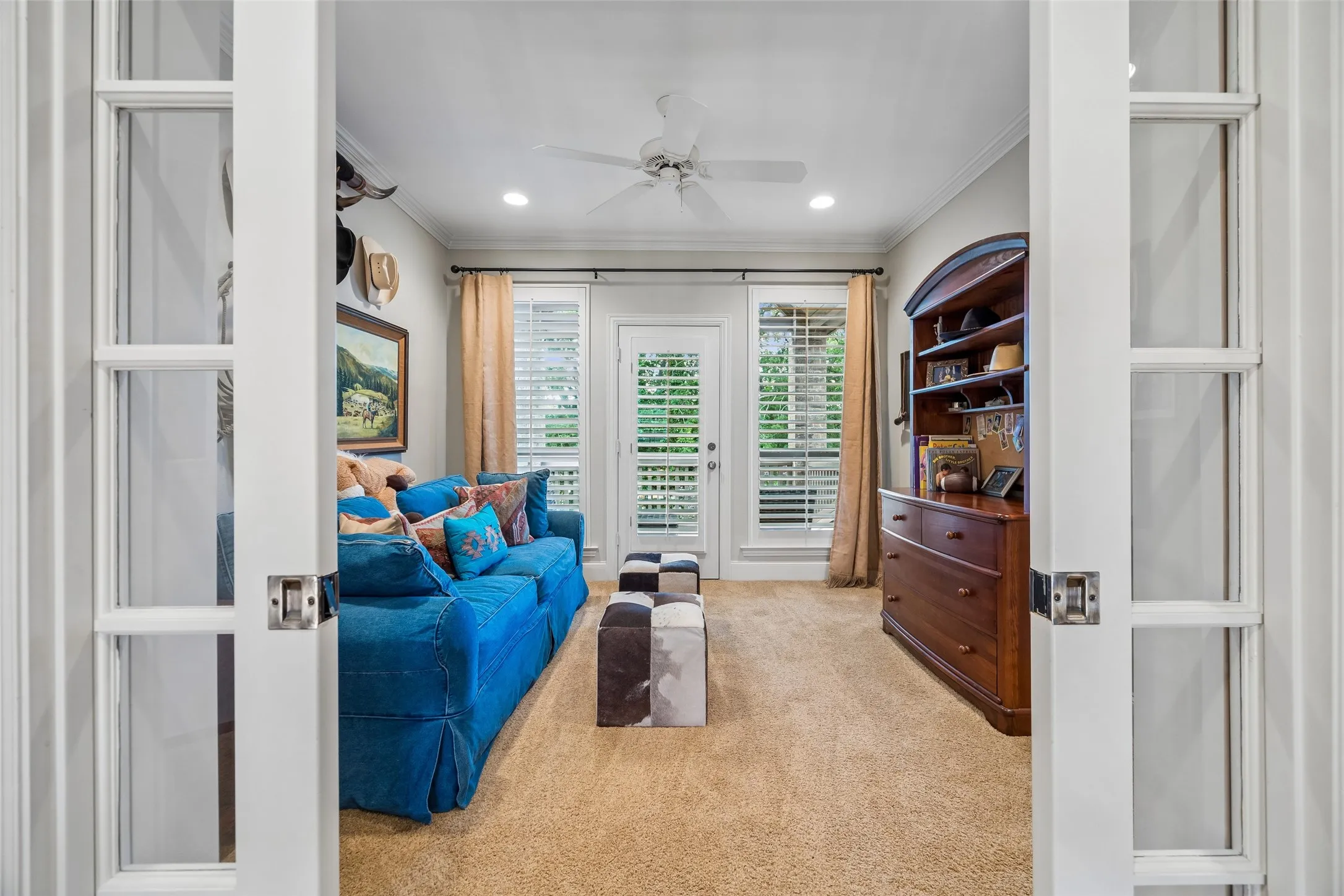 This space would make the perfect guest room with it's own deck and access to one of the upstairs bathrooms.