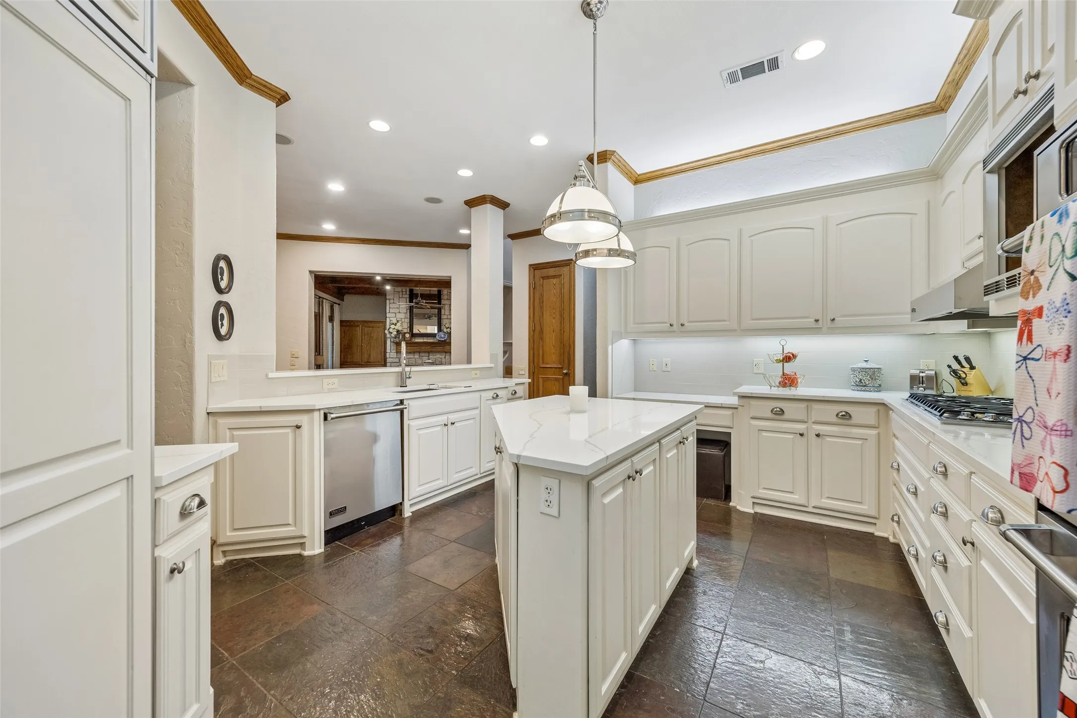 Single Family Residence For Sale in Collin County , 1140 Sloan Crossing, Fairview, Texas 75069, 4 Bedroom, 6 Bathroom, 4 Garage spaces, 5,258 Sqft, built in 1998, mls#21270088, Real Estate Agent in Fairview, Homes For Sale in Collin county, Homes For Sale in Fairview, Realtor in Fairview Texas, Real Estate Brokerage Independent Realty Texas, Luminita Cordes Realtor
