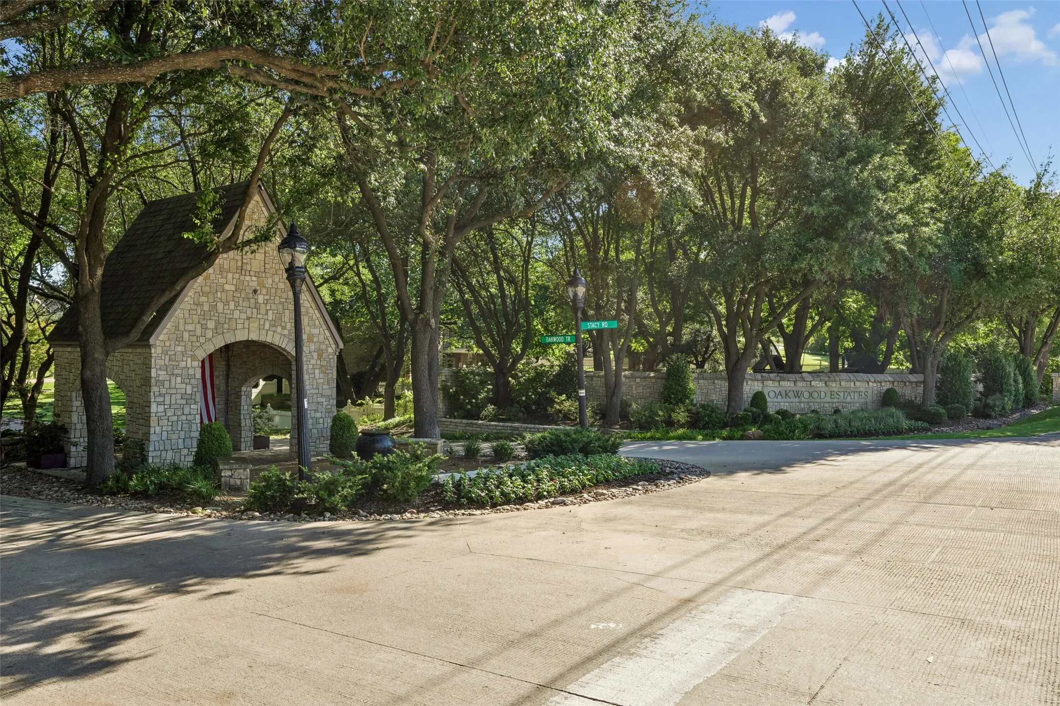 Single Family Residence For Sale in Collin County , 1140 Sloan Crossing, Fairview, Texas 75069, 4 Bedroom, 6 Bathroom, 4 Garage spaces, 5,258 Sqft, built in 1998, mls#21270088, Real Estate Agent in Fairview, Homes For Sale in Collin county, Homes For Sale in Fairview, Realtor in Fairview Texas, Real Estate Brokerage Independent Realty Texas, Luminita Cordes Realtor