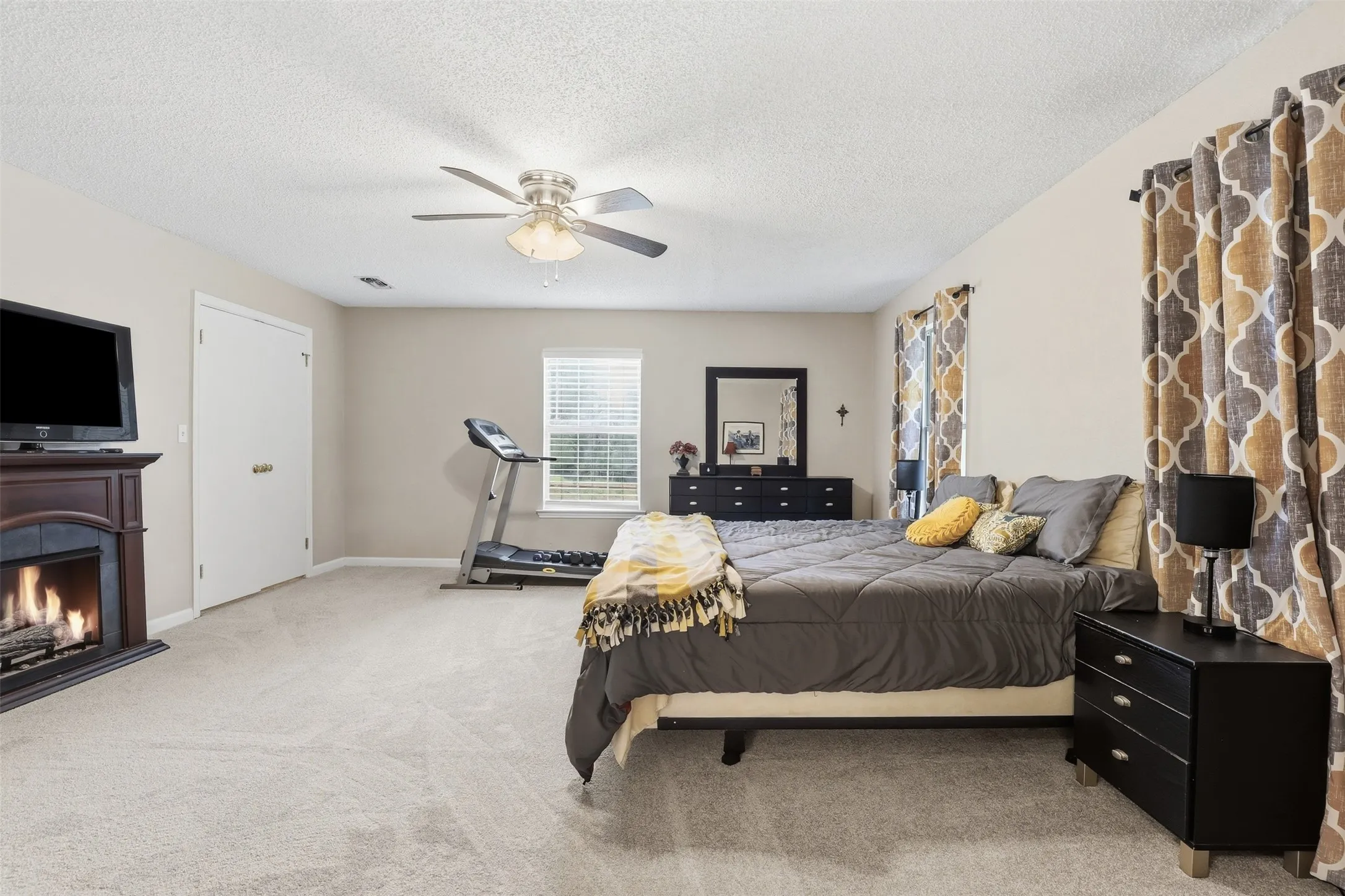 Single Family Residence For Sale in Parker County , 288 Sanders Road, Weatherford, Texas 76087, 4 Bedroom, 4 Bathroom, Garage spaces, 3,620 Sqft, built in 1987, mls#21253479, Real Estate Agent in Weatherford, Homes For Sale in Parker county, Homes For Sale in Weatherford, Realtor in Weatherford Texas, Real Estate Brokerage Independent Realty Texas, Luminita Cordes Realtor
