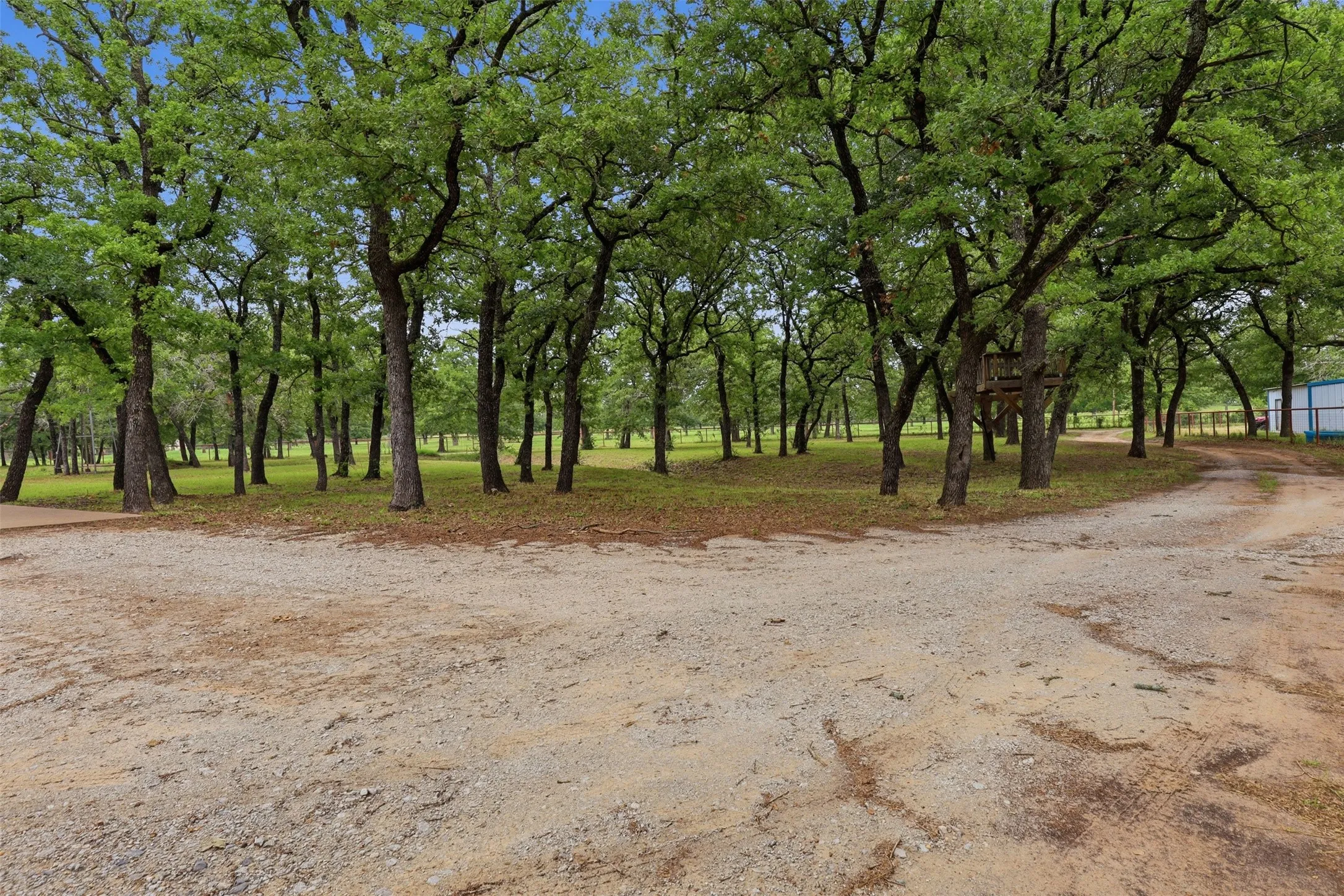 Single Family Residence For Sale in Parker County , 288 Sanders Road, Weatherford, Texas 76087, 4 Bedroom, 4 Bathroom, Garage spaces, 3,620 Sqft, built in 1987, mls#21253479, Real Estate Agent in Weatherford, Homes For Sale in Parker county, Homes For Sale in Weatherford, Realtor in Weatherford Texas, Real Estate Brokerage Independent Realty Texas, Luminita Cordes Realtor